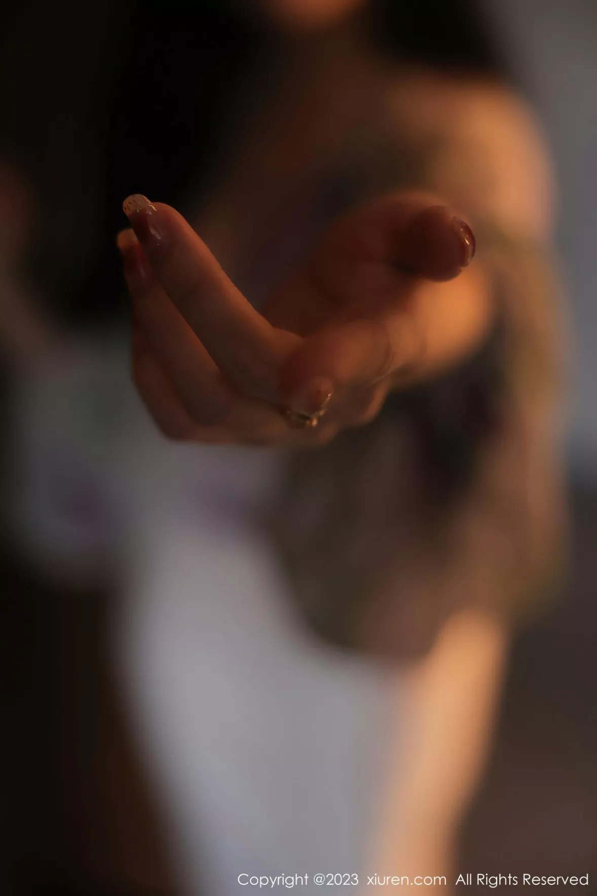 秀人集.com_[XiuRen秀人网]No.6279_新人模特星子柒kiki组合拍摄半脱露白色内衣配原色丝袜性感写真111P