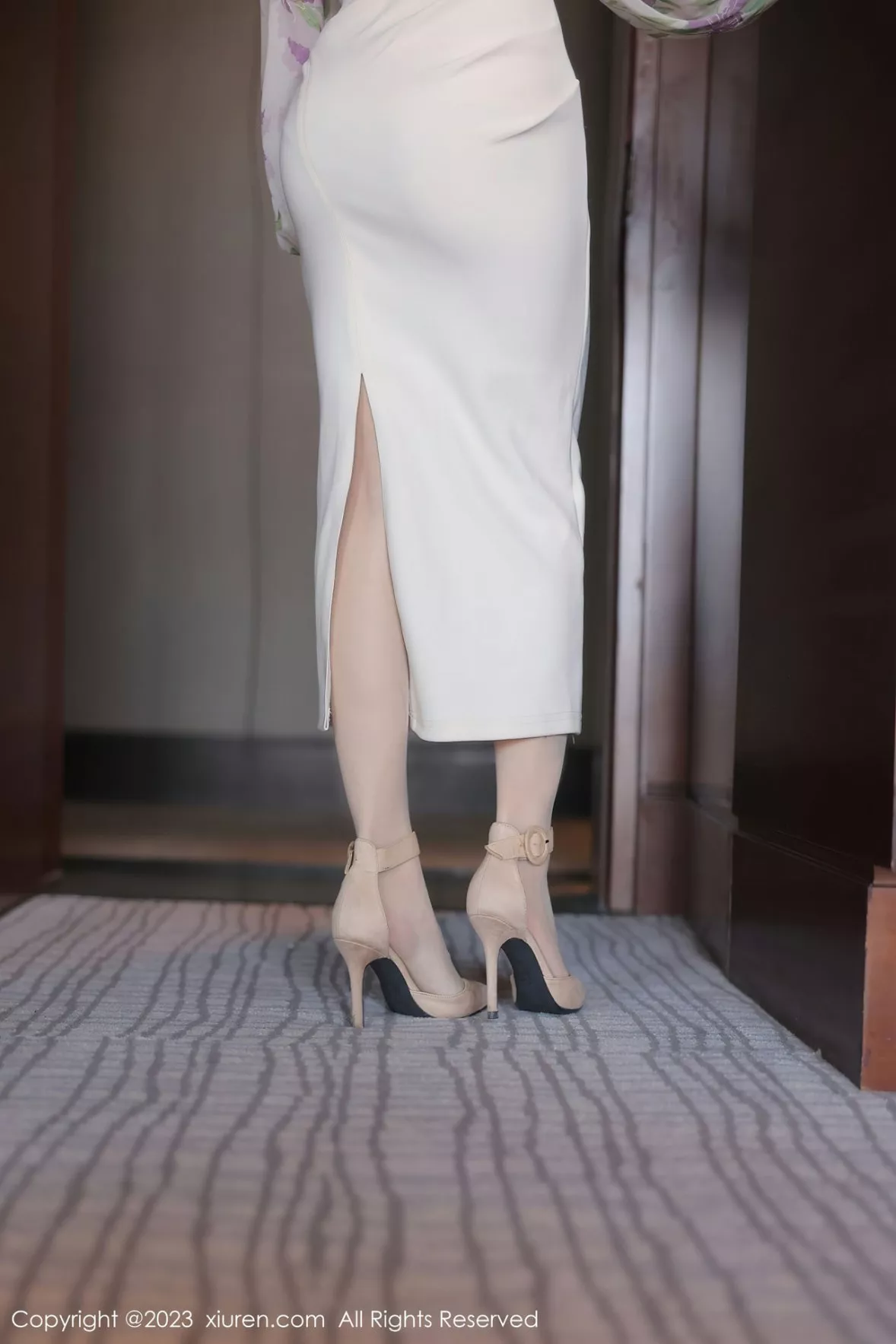 秀人集.com_[XiuRen秀人网]No.6279_新人模特星子柒kiki组合拍摄半脱露白色内衣配原色丝袜性感写真111P