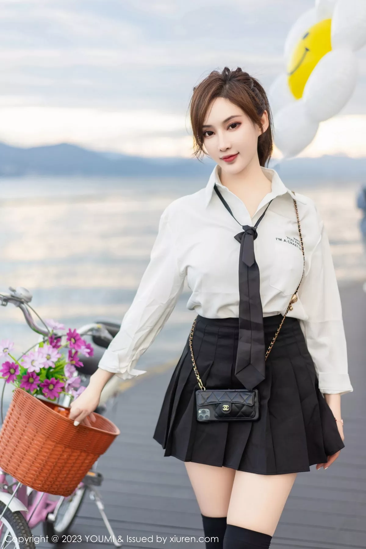 秀人集.com_[YouMi尤蜜荟]Vol.903_女神Carol周妍希大理旅拍性感白T配黑短裙秀完美身材迷人写真100P