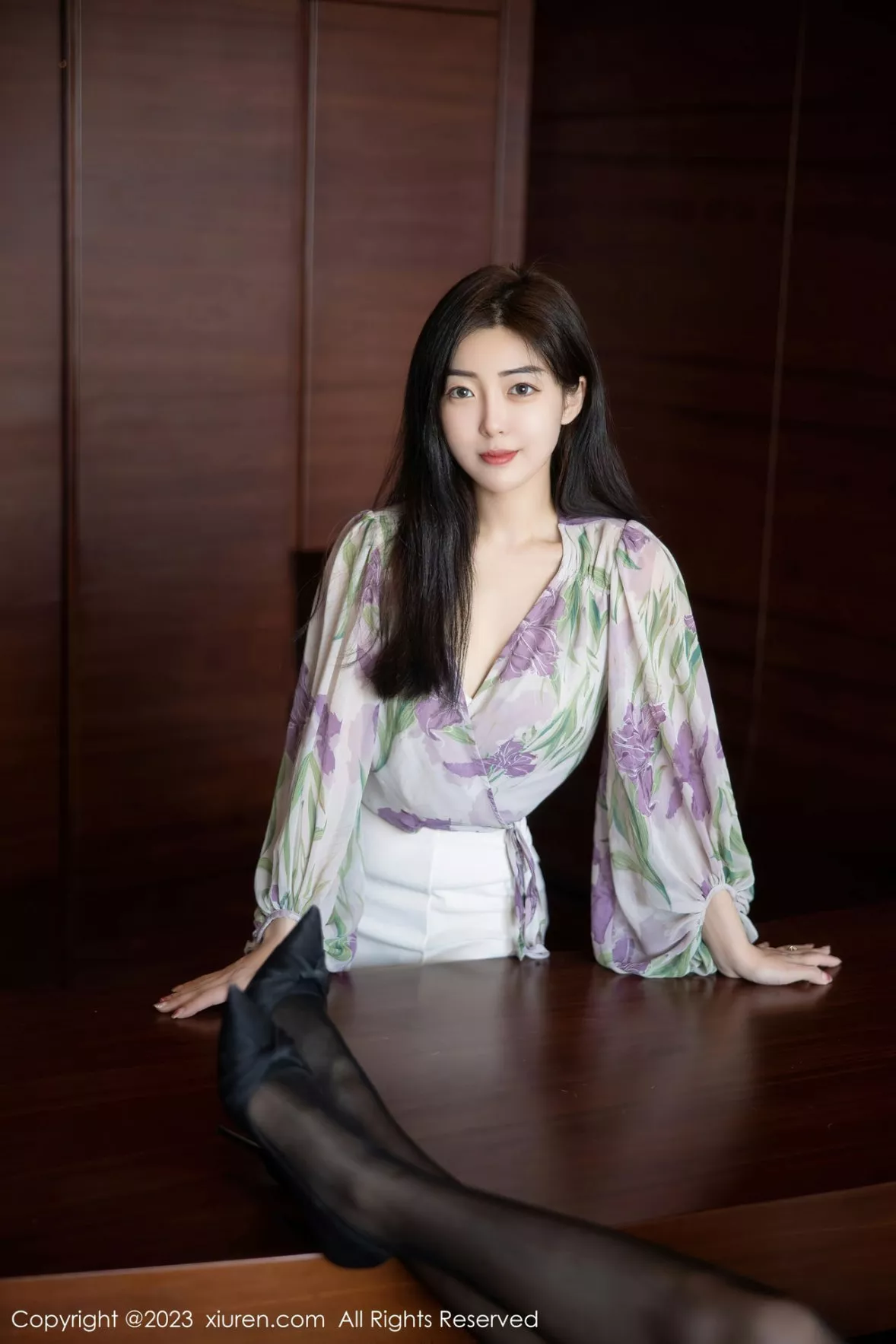 秀人集.com_[XiuRen秀人网]No.6279_新人模特星子柒kiki组合拍摄半脱露白色内衣配原色丝袜性感写真111P