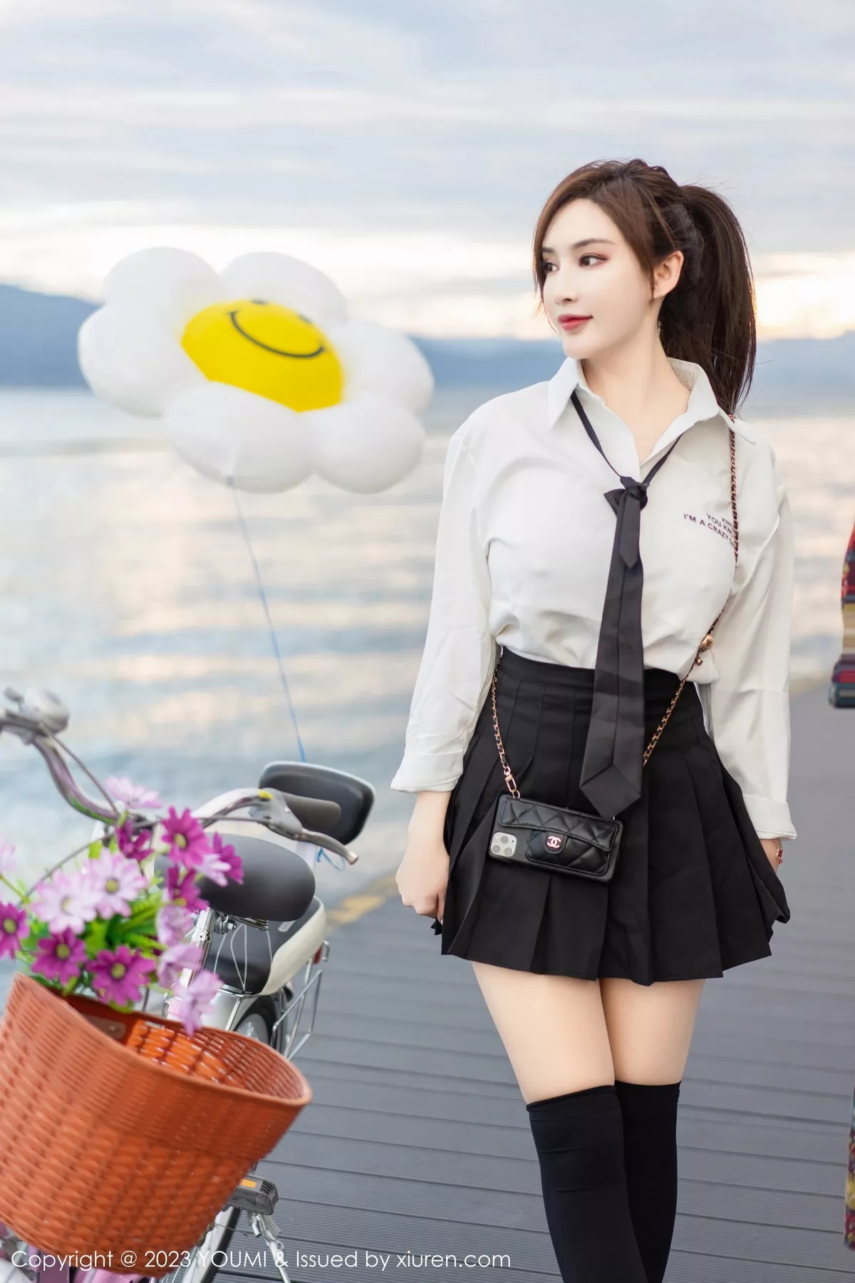 秀人集.com_[YouMi尤蜜荟]Vol.903_女神Carol周妍希大理旅拍性感白T配黑短裙秀完美身材迷人写真100P