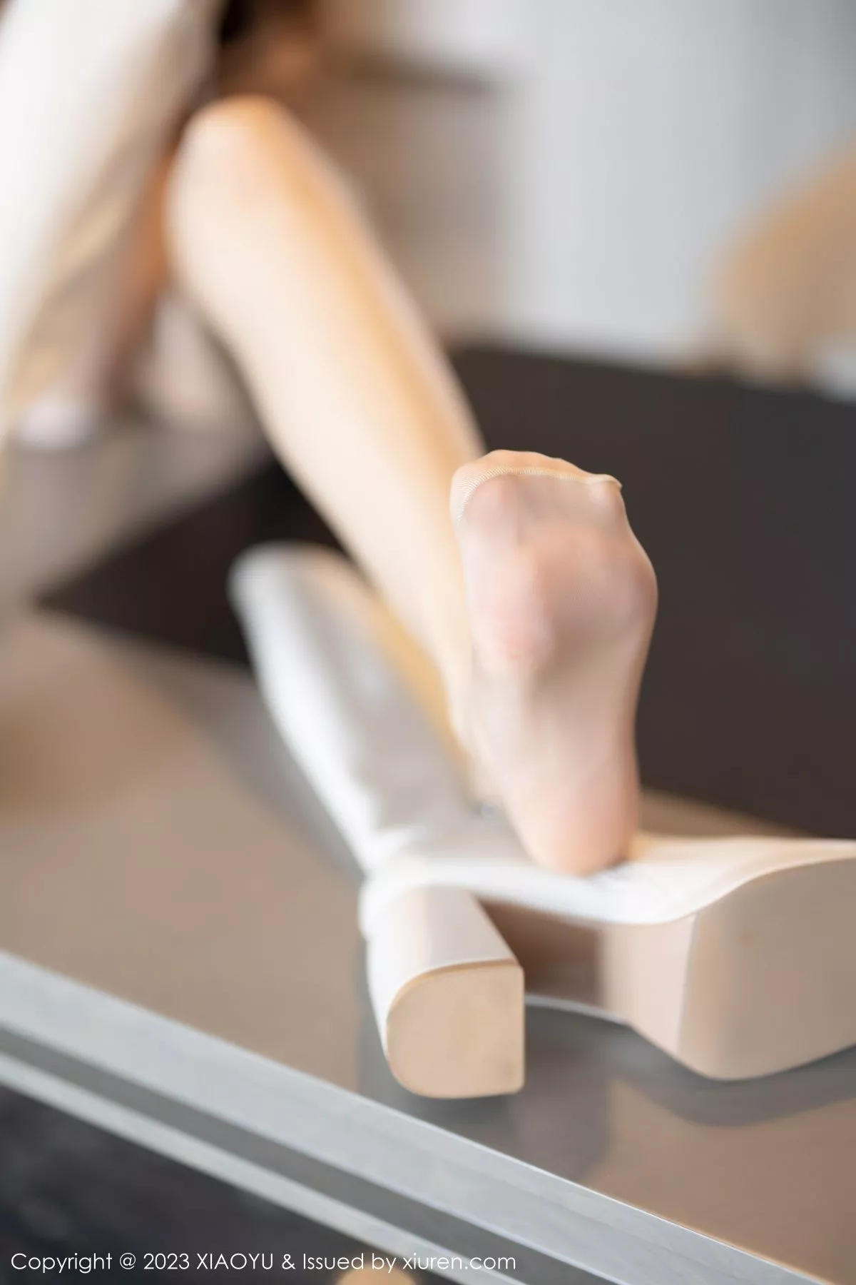 秀人集.com_[XiaoYu画语界]Vol.968_女神杨晨晨Yome杏色收身连衣裙配闪亮肉丝秀丰腴身材迷人写真82P