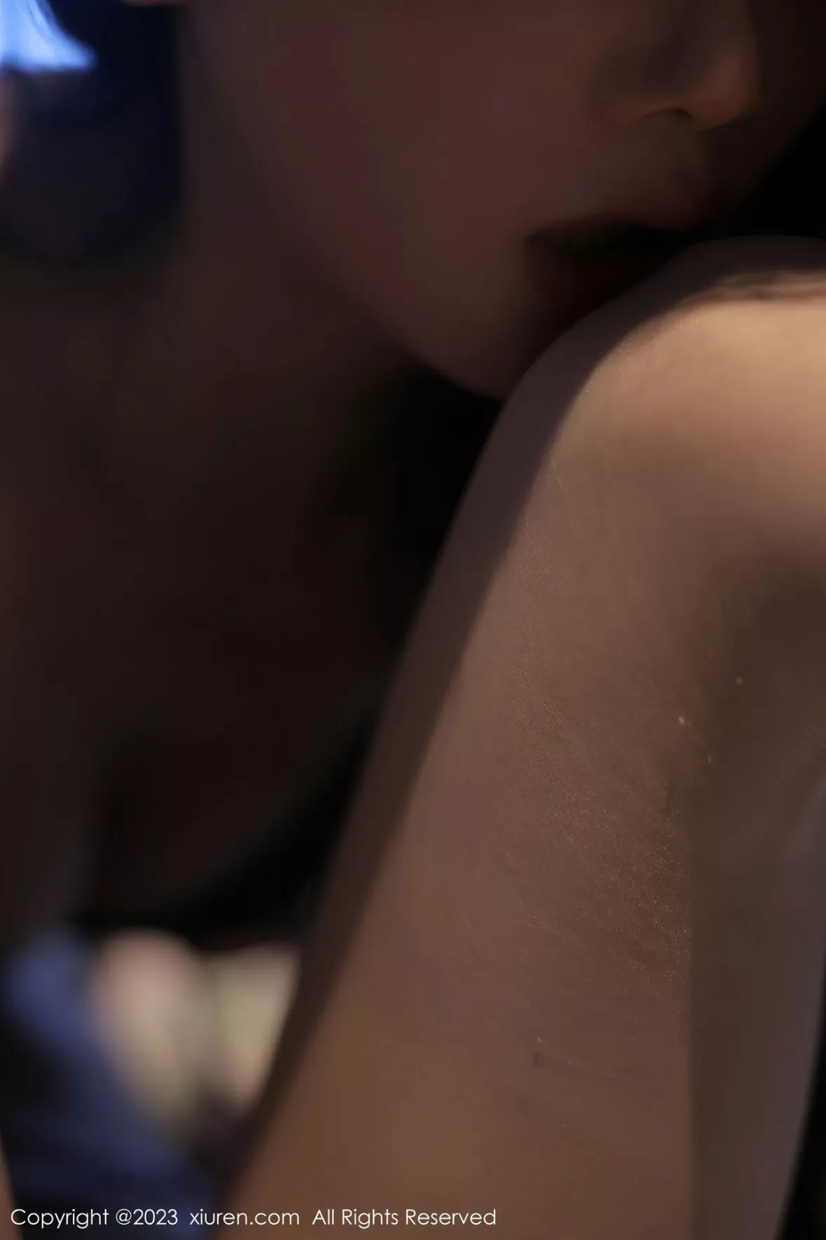 秀人集.com_[XiuRen秀人网]No.6279_新人模特星子柒kiki组合拍摄半脱露白色内衣配原色丝袜性感写真111P