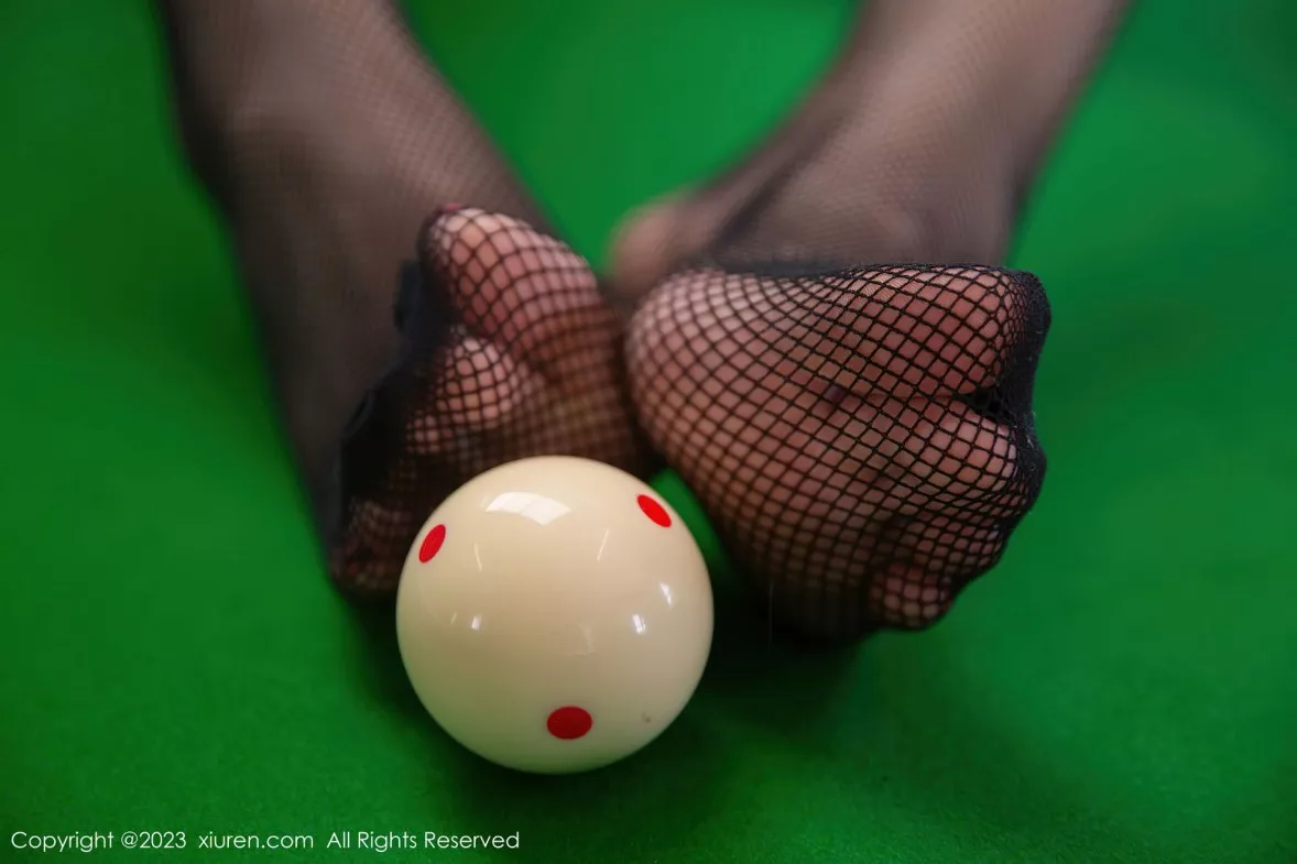 秀人集.com_[XiuRen秀人网]No.6283_模特是小逗逗脱黑色皮质连体衣露轻透内衣秀完美身材迷人写真88P