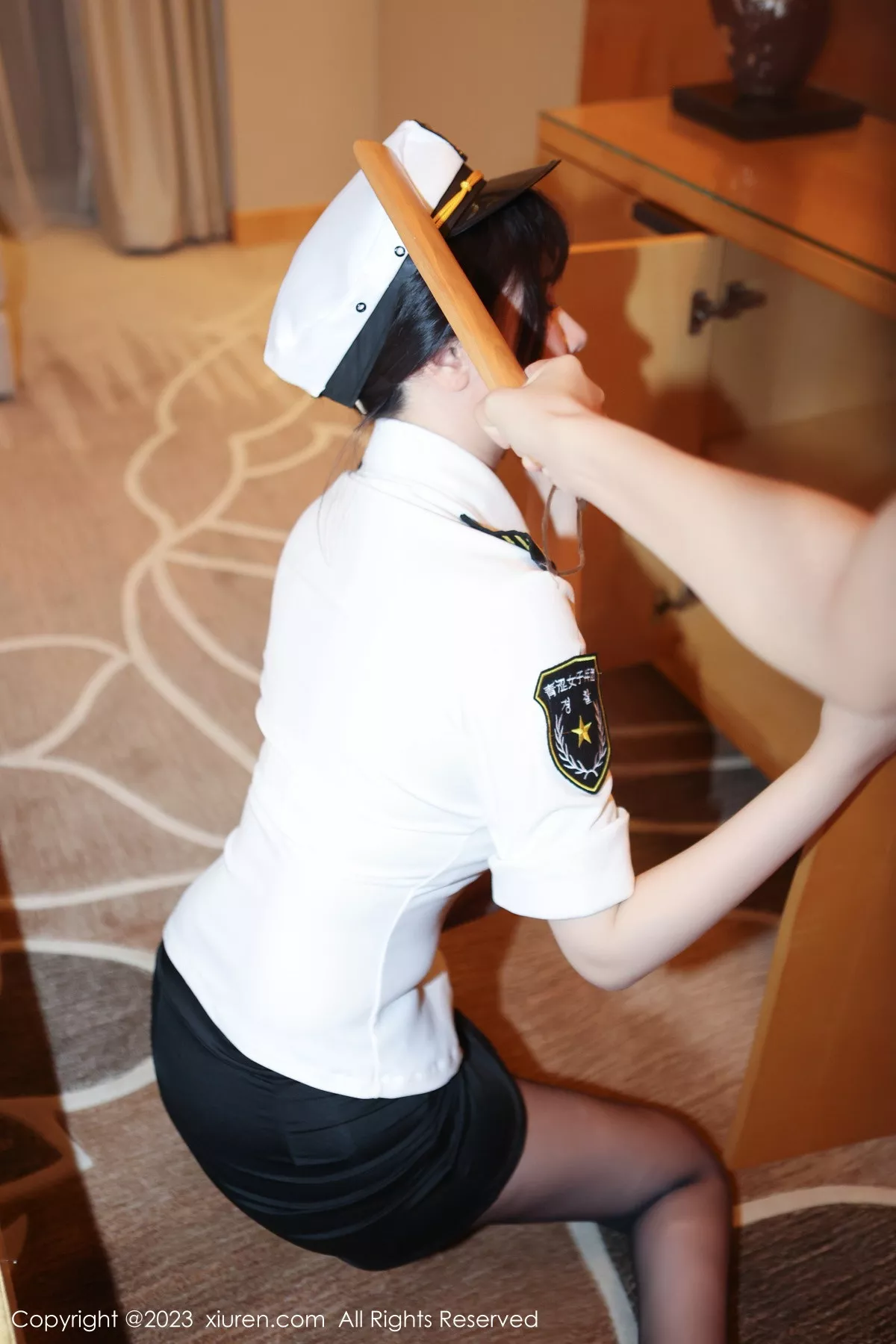 秀人集.com_[XiuRen秀人网]No.6328_模特桃桃子情趣警察制服露淡黄色蕾丝内衣秀曼妙身姿诱惑写真92P