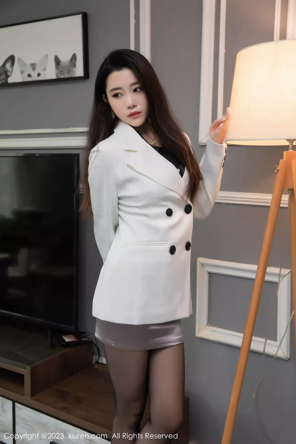 秀人集.com_[XiuRen秀人网]No.6327_模特严利娅Yuliya性感黑色轻透上衣露浅色内衣超薄黑丝诱惑写真56P