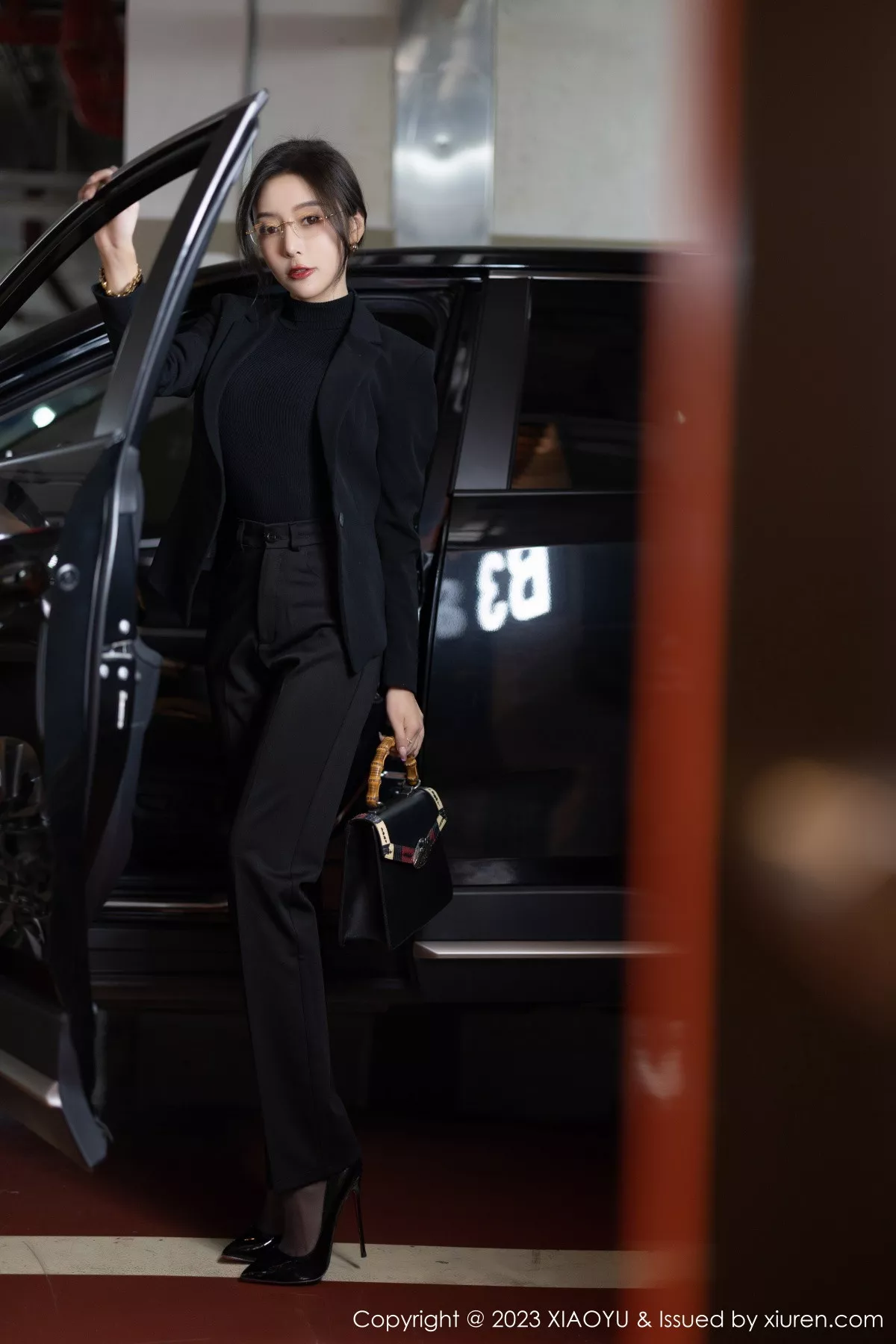 秀人集.com_[XiaoYu画语界]Vol.974_女神王馨瑶yanni性感黑色Ol装露黑色蕾丝内衣超薄黑丝诱惑写真93P