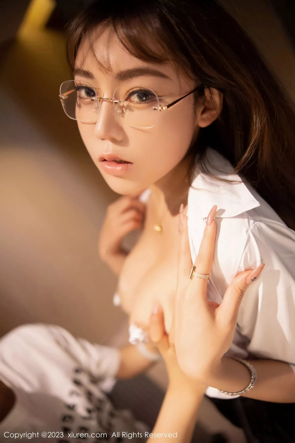 秀人集.com_[XiuRen秀人网]No.6334_模特萌汉药baby性感白T配黑短裙露破烂黑丝秀翘臀美腿诱惑写真80P