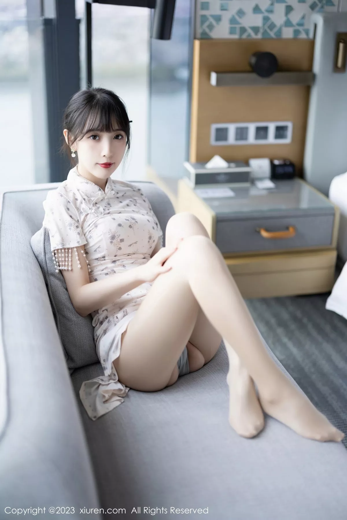 秀人集.com_[XiuRen秀人网]No.6346_模特林星阑海南旅拍性感浅色短款旗袍露浅粉色蕾丝内衣迷人写真85P