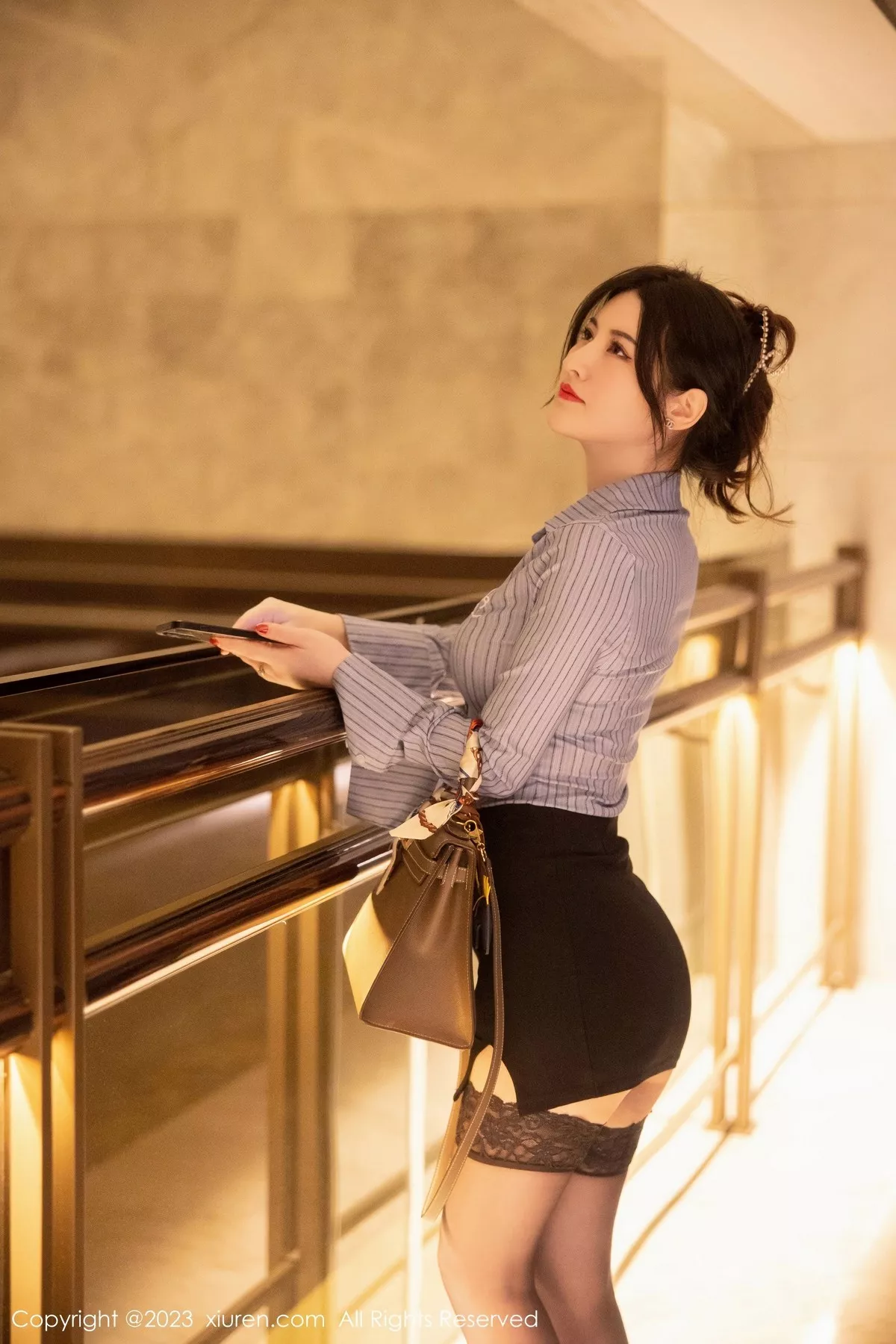 秀人集.com_[XiuRen秀人网]No.6343_模特诗诗kiki条纹T恤配黑短裙露性感蕾丝内衣魅惑黑丝诱惑写真78P