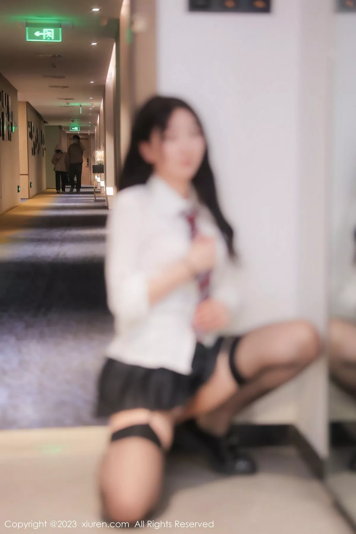 秀人集.com_[XiuRen秀人网]No.6350_模特江真真性感白T配黑短裙露粉色蕾丝内衣黑丝吊袜诱惑写真90P