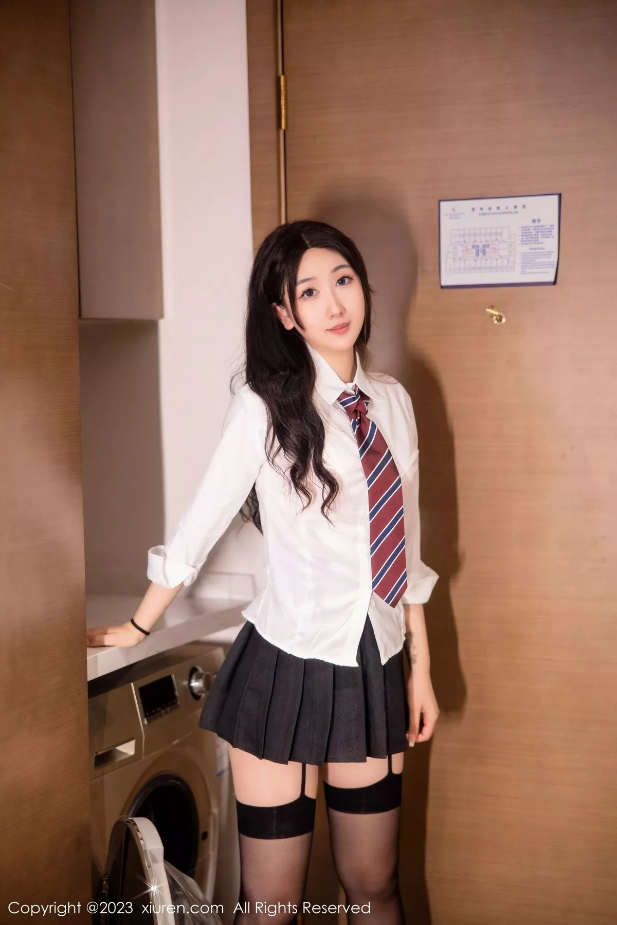 秀人集.com_[XiuRen秀人网]No.6350_模特江真真性感白T配黑短裙露粉色蕾丝内衣黑丝吊袜诱惑写真90P