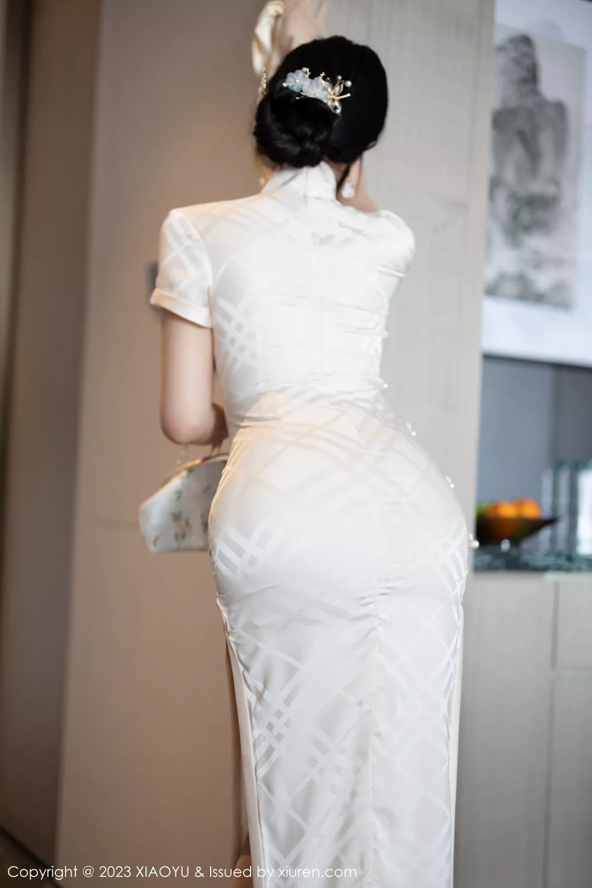 秀人集.com_[XiaoYu画语界]Vol.978_女神杨晨晨Yome性感白色典雅旗袍配白丝袜秀丰腴身材诱惑写真85P