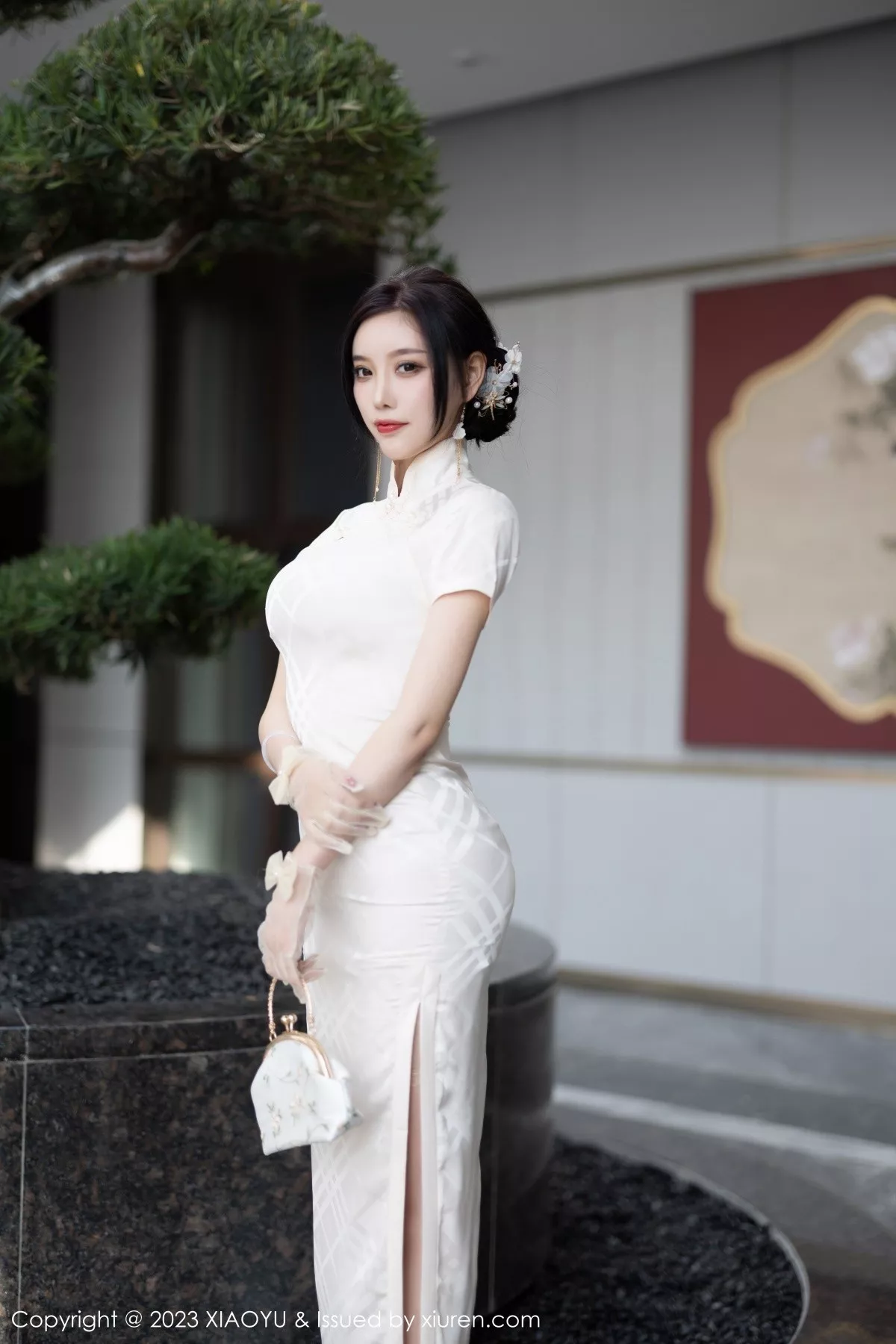 秀人集.com_[XiaoYu画语界]Vol.978_女神杨晨晨Yome性感白色典雅旗袍配白丝袜秀丰腴身材诱惑写真85P