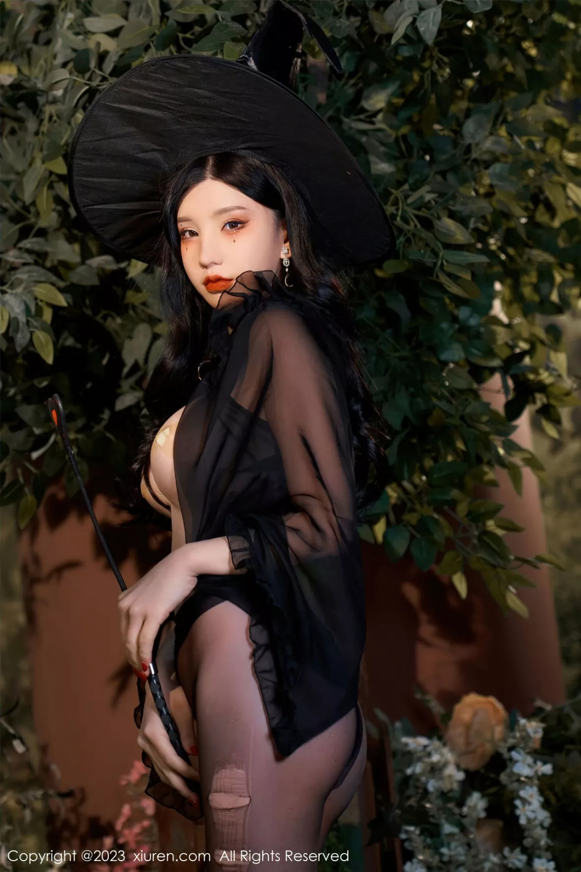 秀人集.com_[XiuRen秀人网]No.6362_女神周于希Sally女巫的救赎主题半脱露豪乳遮点惹火诱惑写真71P