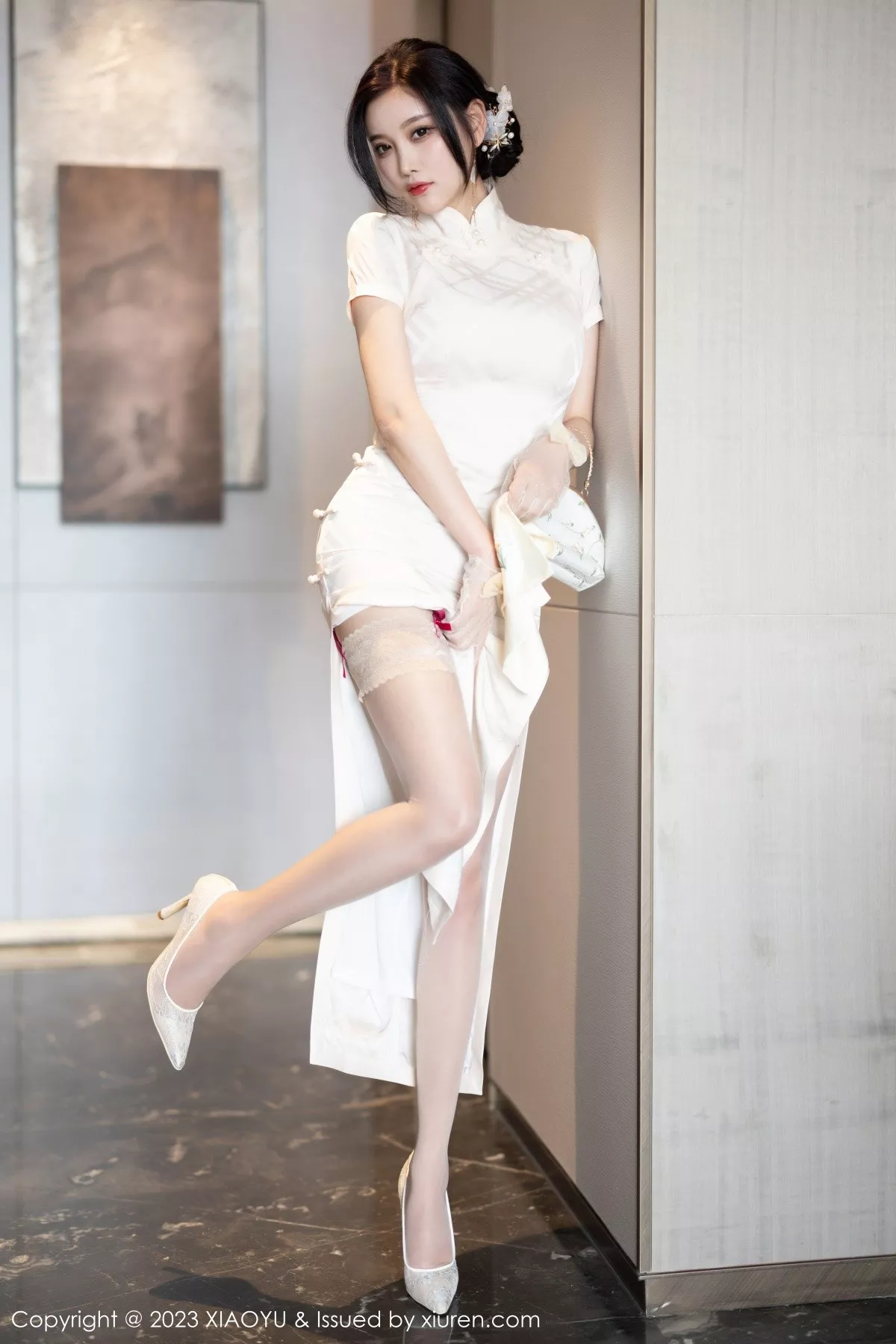 秀人集.com_[XiaoYu画语界]Vol.978_女神杨晨晨Yome性感白色典雅旗袍配白丝袜秀丰腴身材诱惑写真85P