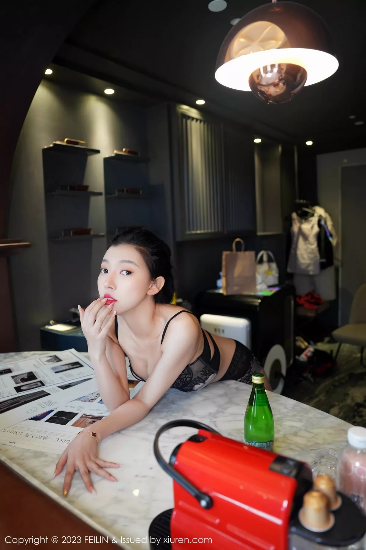 秀人集.com_[FeiLin嗲囡囡]VOL.465_女神冯木木LRIS性感黑色情趣内衣配黑丝吊袜秀完美身材诱惑写真92P