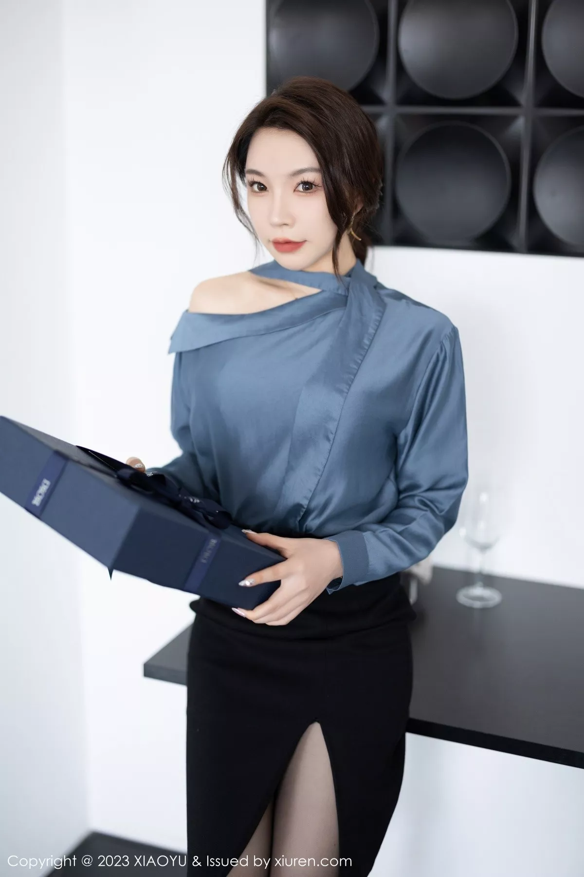 秀人集.com_[XiaoYu画语界]Vol.979_女神徐莉芝Booty脱制服露性感黑色蕾丝内衣配超薄黑丝诱惑写真86P