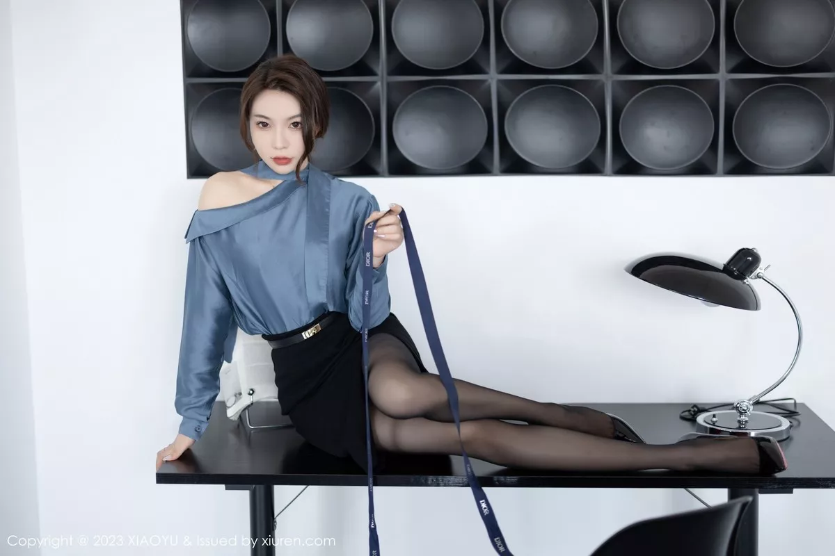 秀人集.com_[XiaoYu画语界]Vol.979_女神徐莉芝Booty脱制服露性感黑色蕾丝内衣配超薄黑丝诱惑写真86P