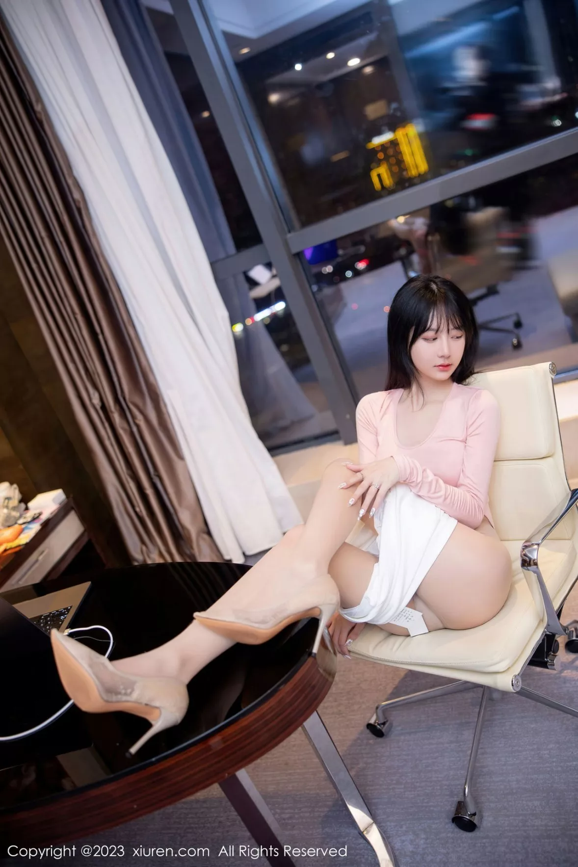 秀人集.com_[XiuRen秀人网]No.6367_模特谢小蒽性感粉色上衣配白短裙露超薄无内肉丝撩人诱惑写真91P