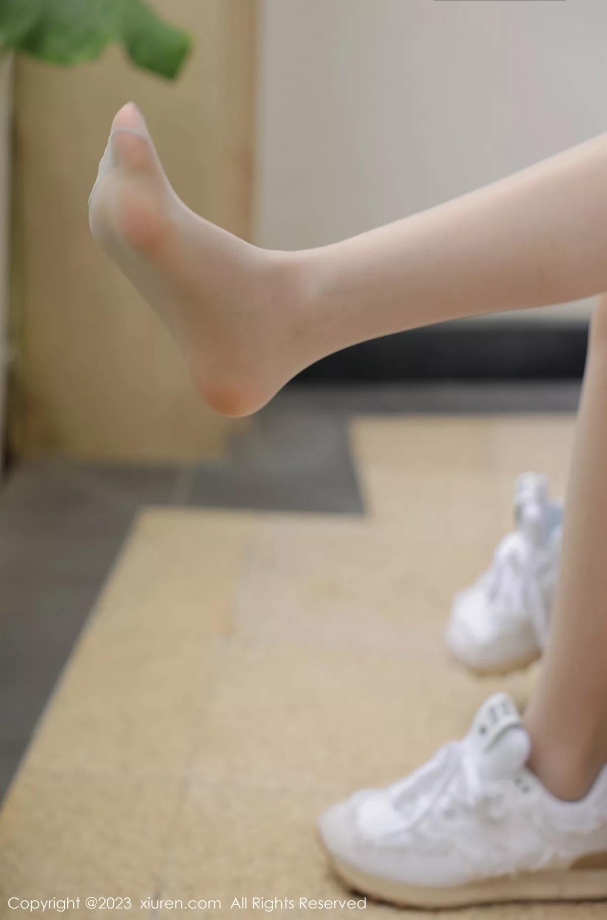 秀人集.com_[XiuRen秀人网]No.6292_模特玥儿玥er性感学妹制服半脱露豹纹内衣秀完美身材诱惑写真67P