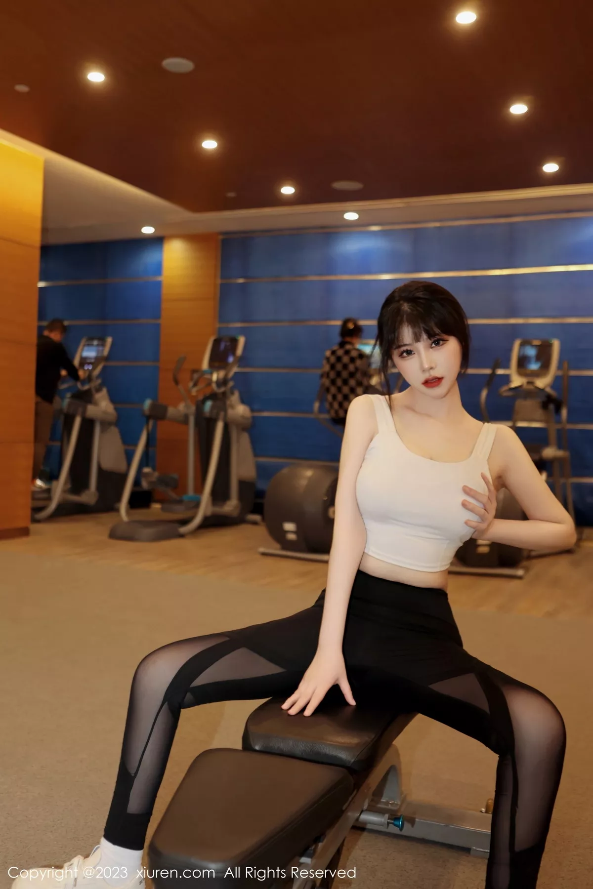 秀人集.com_[XiuRen秀人网]No.6289_模特桃桃子白色短款上衣配瑜伽裤半脱露性感内衣完美诱惑写真80P