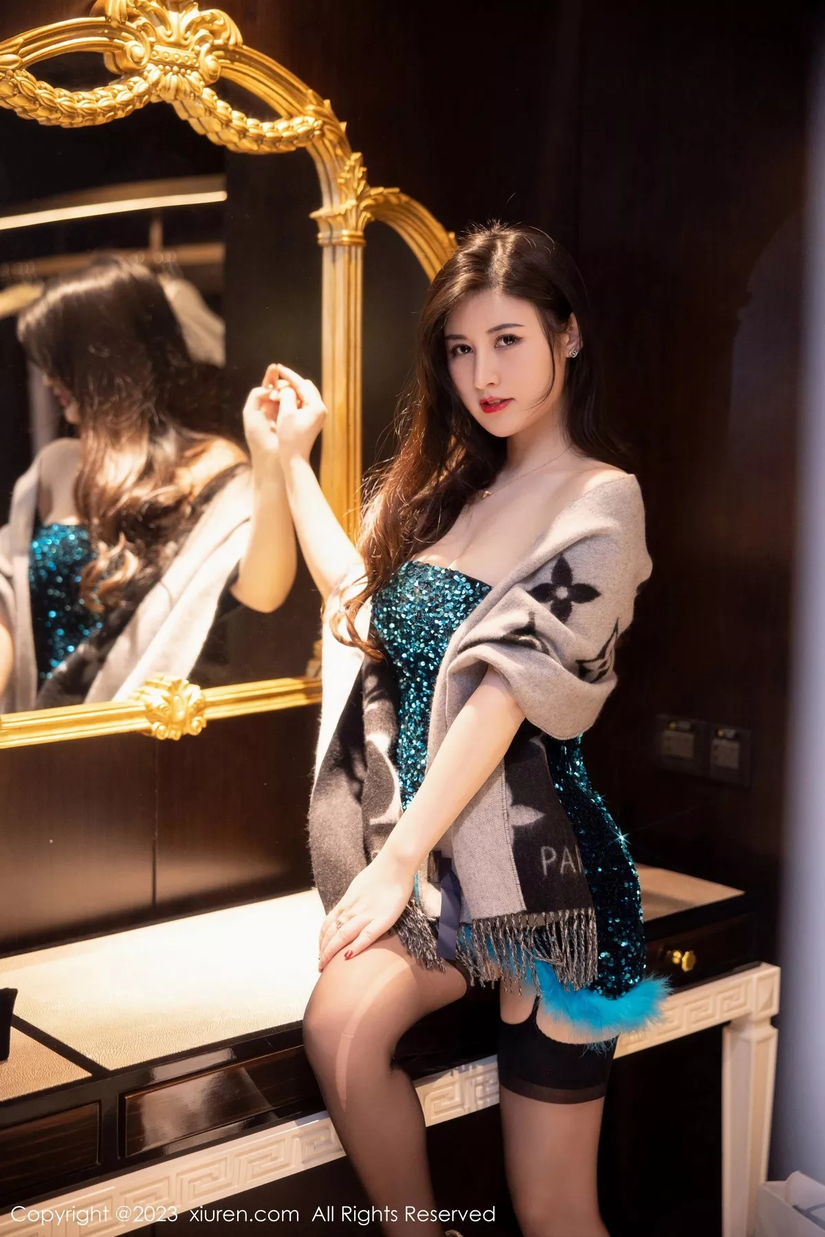 秀人集.com_[XiuRen秀人网]No.6384_模特诗诗kiki性感蓝黑露肩连衣短裙露黑色蕾丝内衣惹火诱惑写真86P