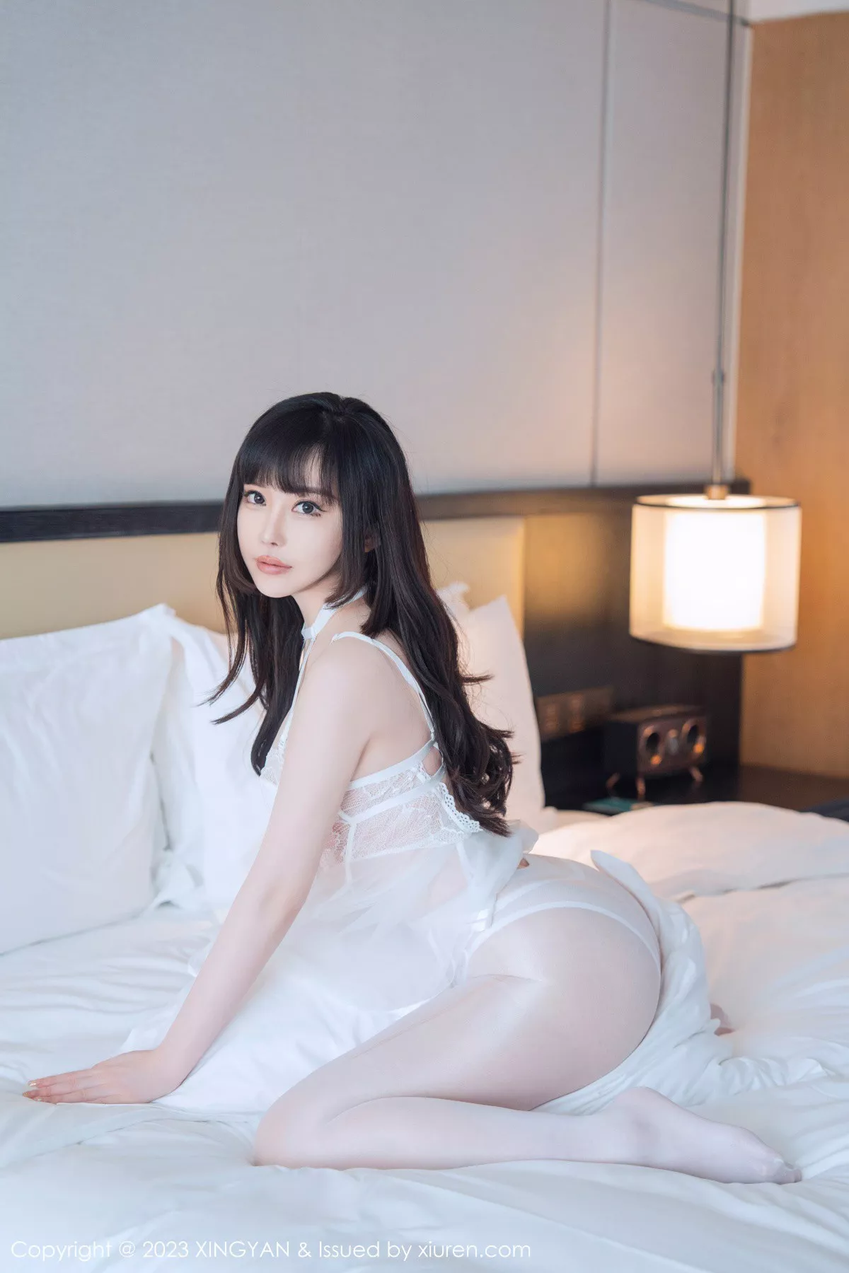 秀人集.com_[XINGYAN星颜社]VOL.179_模特焦糖可可私房床上白色网纱情趣服饰配白丝袜撩人诱惑写真50P