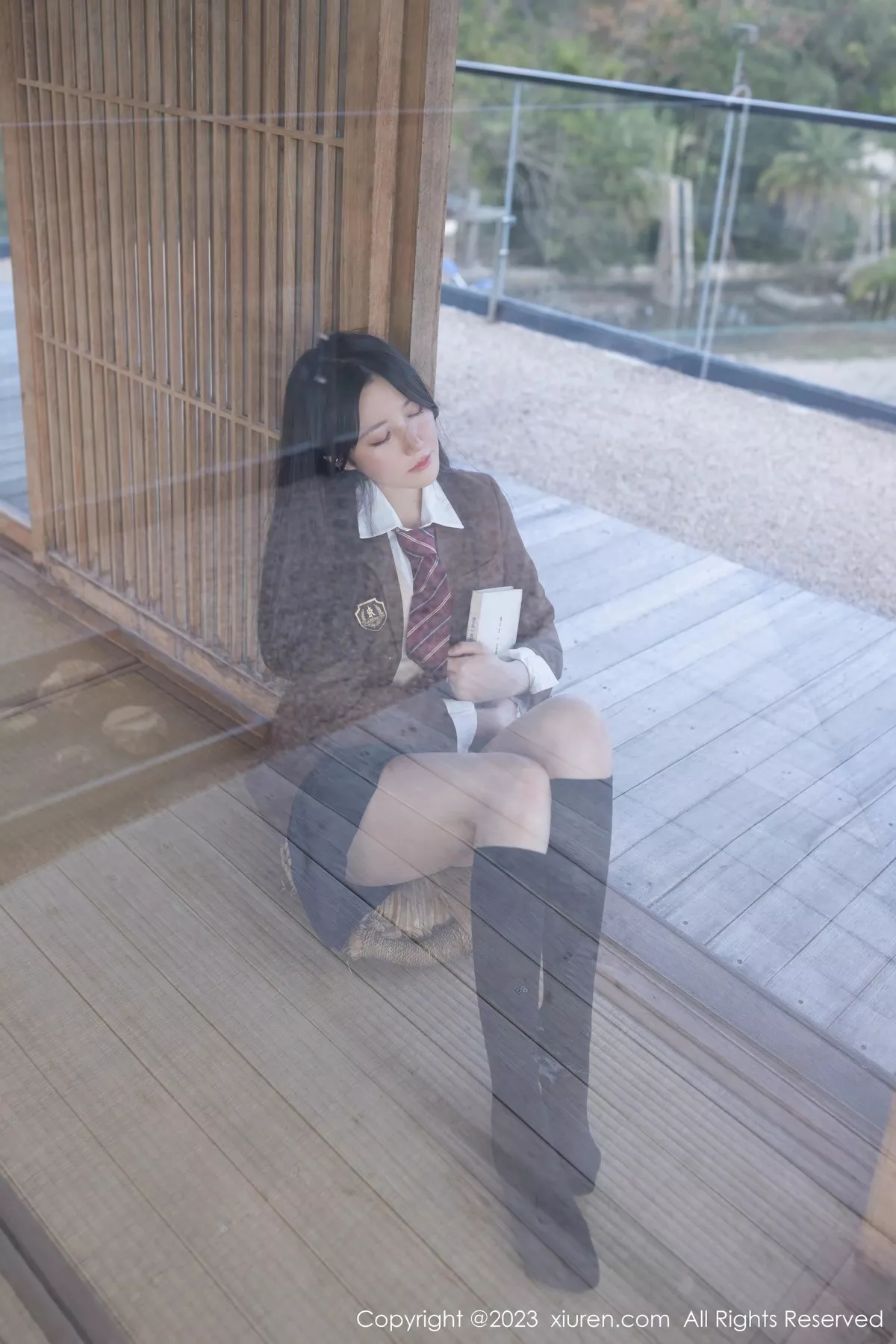 秀人集.com_[XiuRen秀人网]No.6400_模特鱼子酱Fish性感学妹装扮白T配深蓝短裙秀曼妙身姿诱惑写真82P