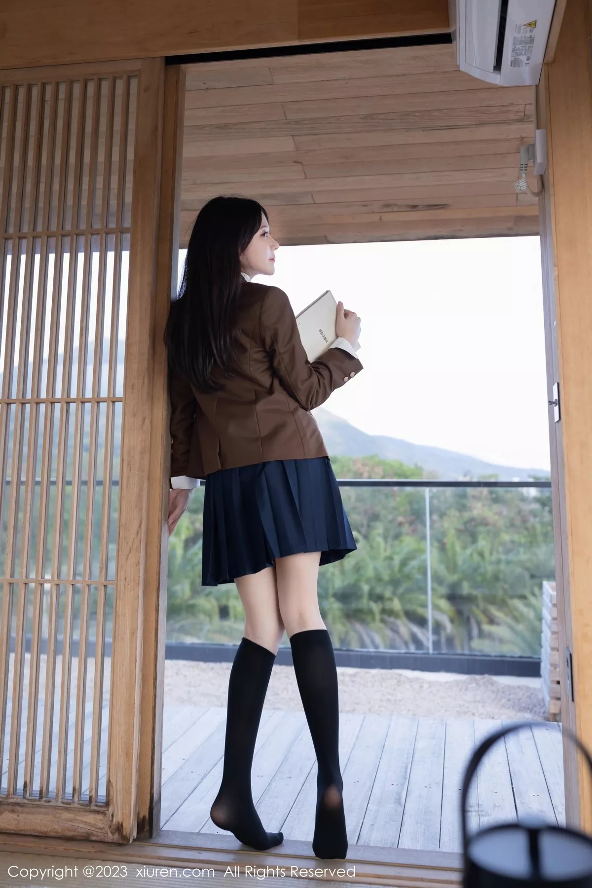 秀人集.com_[XiuRen秀人网]No.6400_模特鱼子酱Fish性感学妹装扮白T配深蓝短裙秀曼妙身姿诱惑写真82P