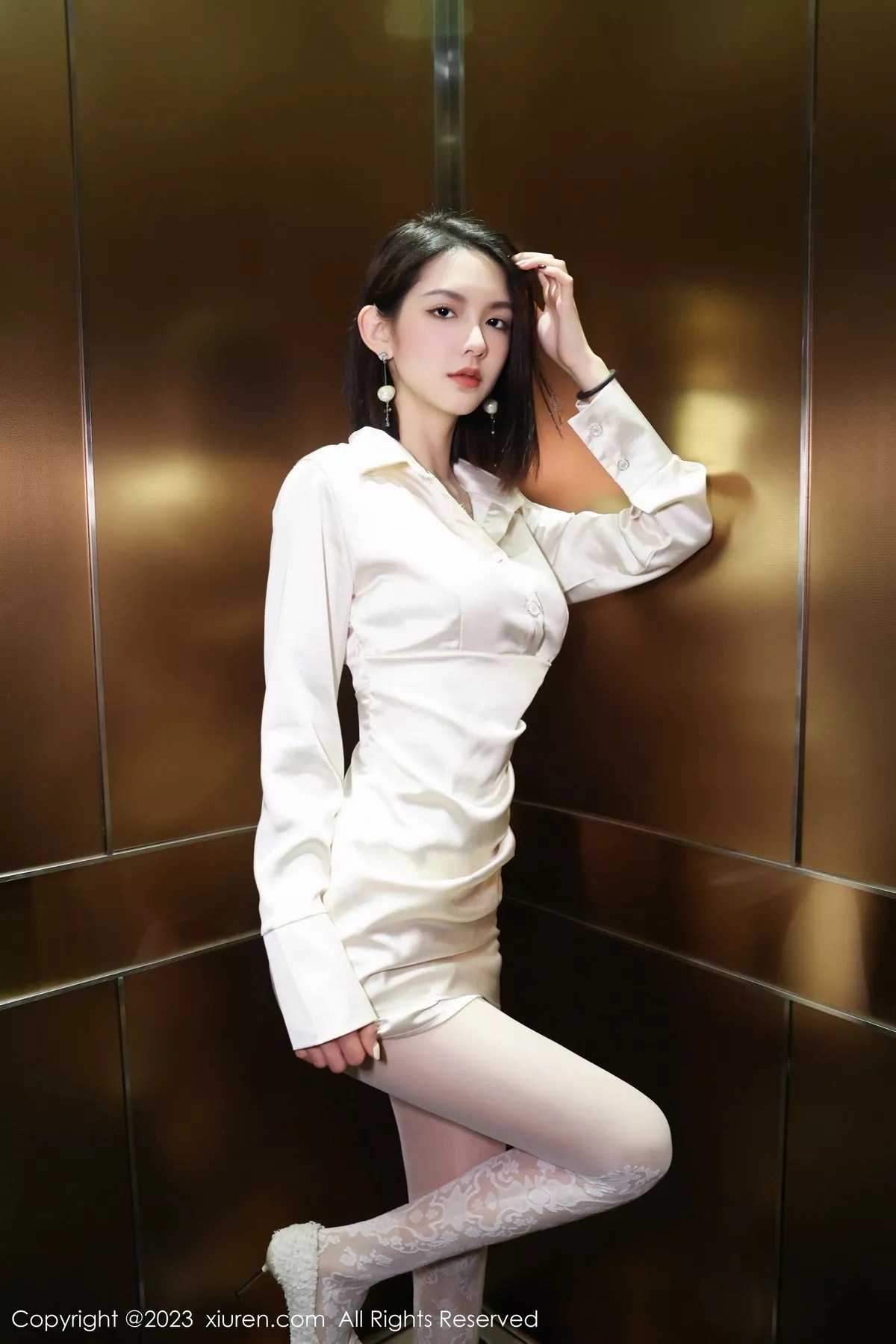 秀人集.com_[XiuRen秀人网]No.6393_模特乔一一脱性感米色连衣短裙露白色内衣秀曼妙身姿诱惑写真92P