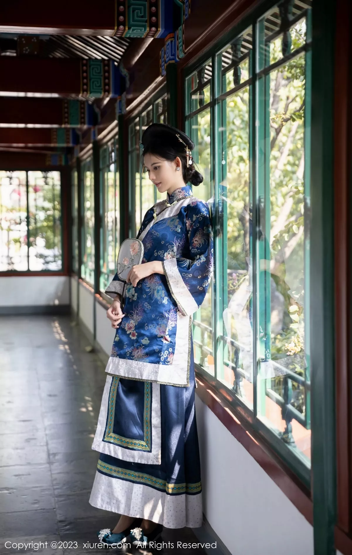 秀人集.com_[XiuRen秀人网]No.6398_模特就是阿朱啊脱宫廷古装露蓝色睡衣秀曼妙绝美身姿诱惑写真86P