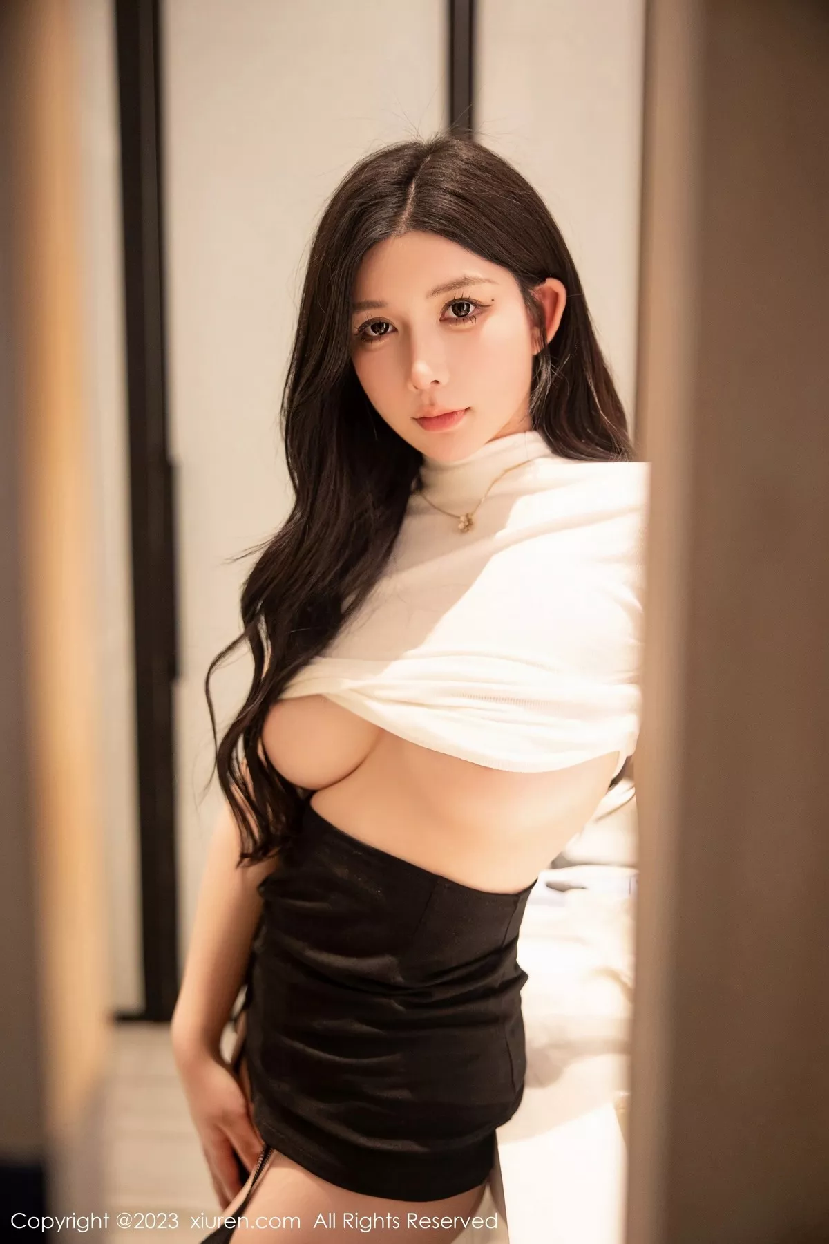 秀人集.com_[XiuRen秀人网]No.6394_模特林珊珊白色轻透上衣配黑短裙魅惑黑丝秀曼妙身姿迷人写真103P