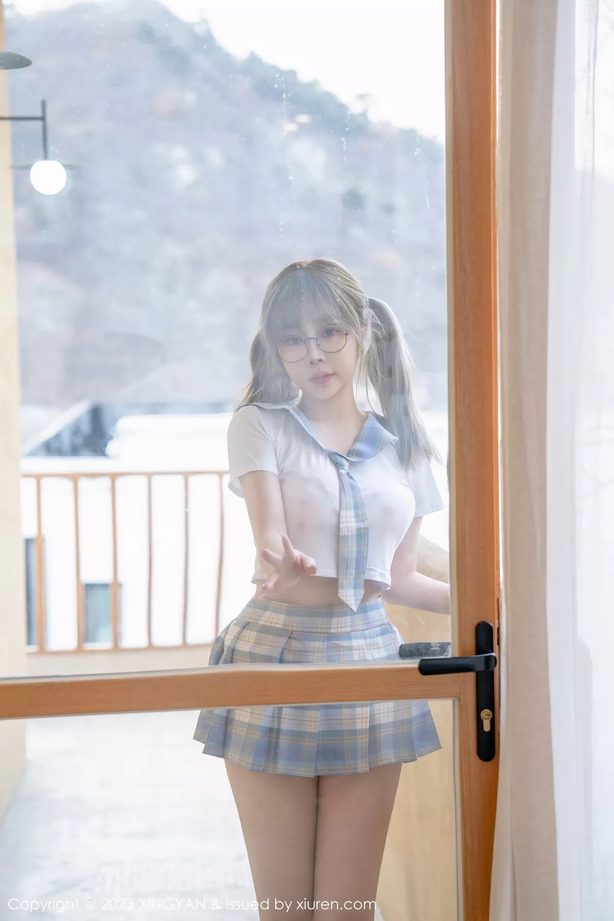 秀人集.com_[XINGYAN星颜社]VOL.180_女神王雨纯淡蓝色格子短裙套装露性感粉色内衣迷人诱惑写真82P