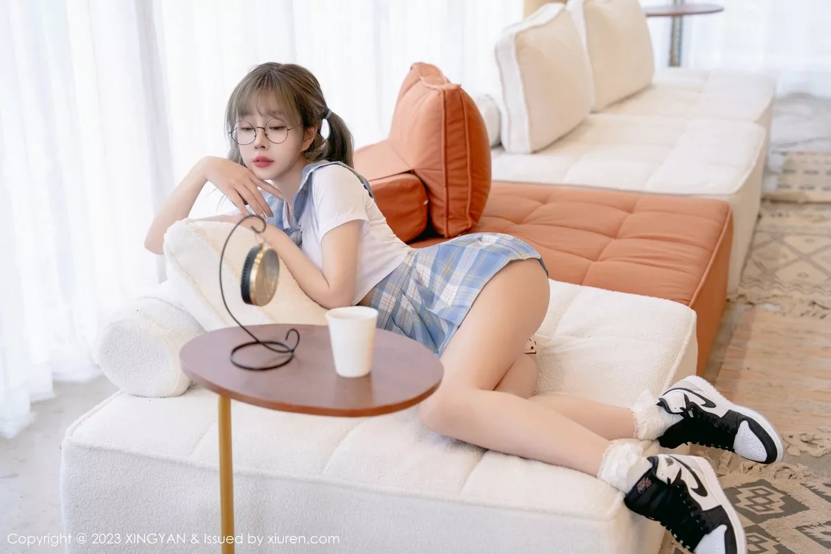 秀人集.com_[XINGYAN星颜社]VOL.180_女神王雨纯淡蓝色格子短裙套装露性感粉色内衣迷人诱惑写真82P