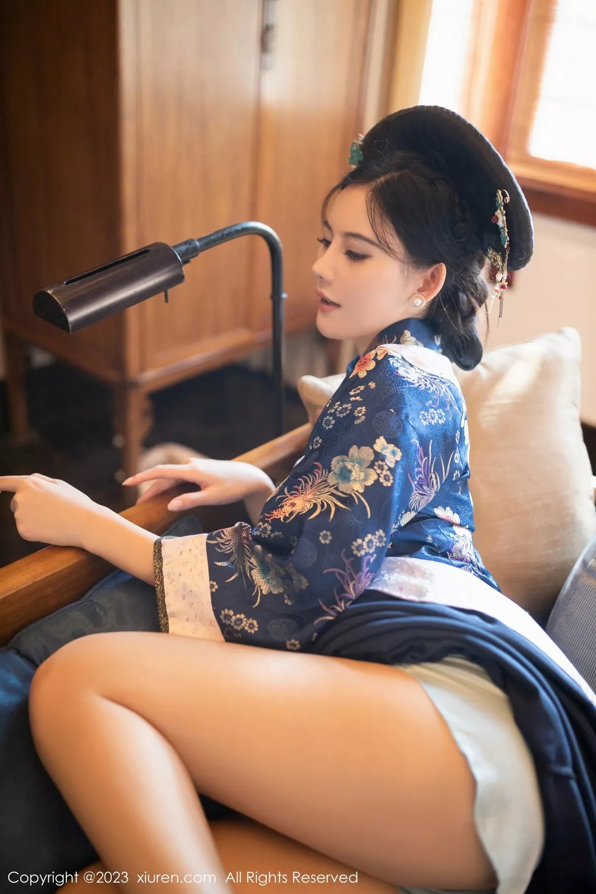 秀人集.com_[XiuRen秀人网]No.6398_模特就是阿朱啊脱宫廷古装露蓝色睡衣秀曼妙绝美身姿诱惑写真86P