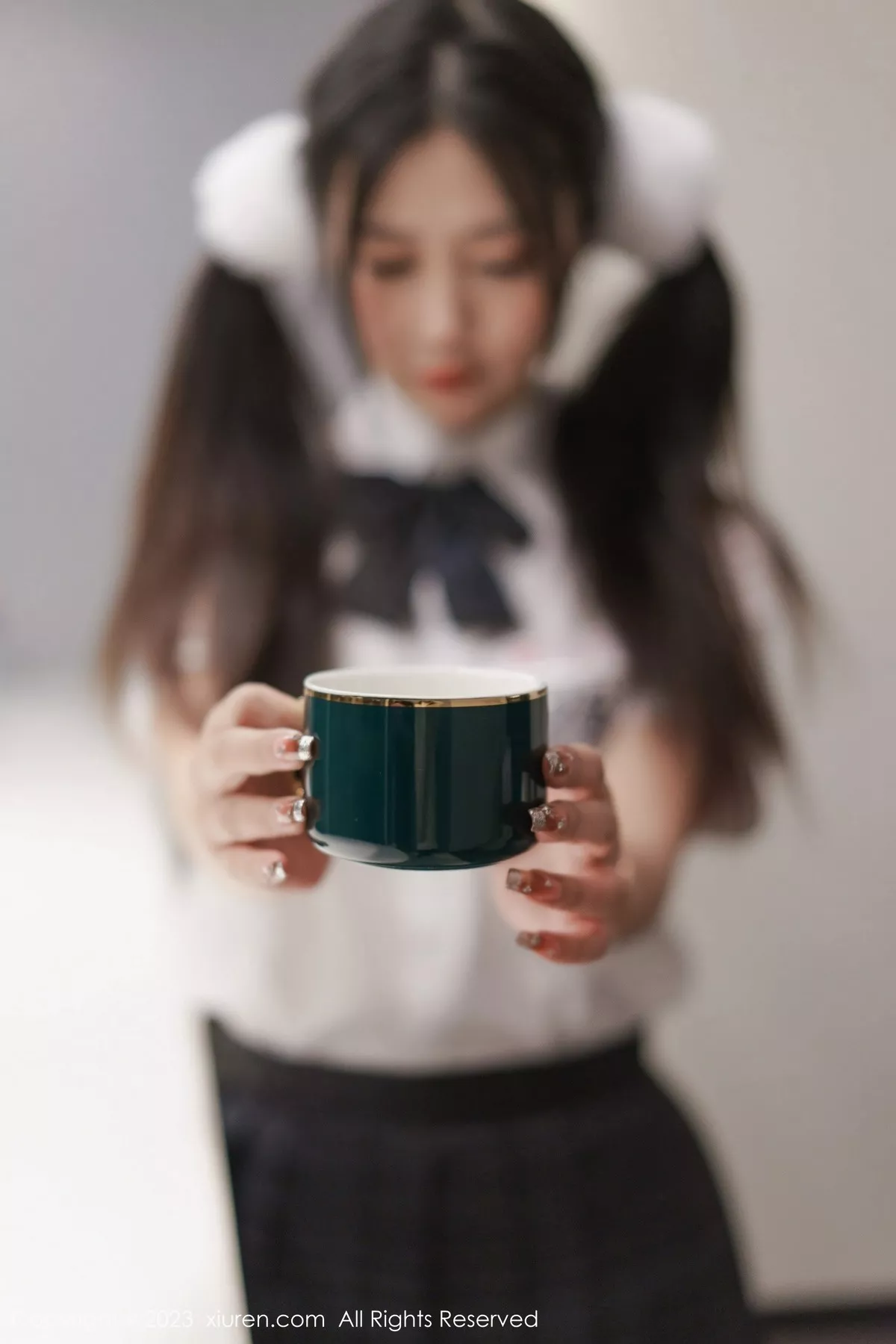 秀人集.com_[XiuRen秀人网]No.6397_模特laura阿姣泰国旅拍白色上衣配黑短裙露蕾丝边内衣诱惑写真81P