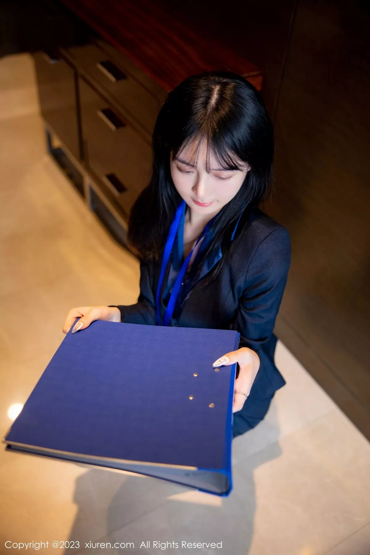 秀人集.com_[XiuRen秀人网]No.6407_模特谢小蒽性感OL装脱制服露紫色蕾丝内衣配超薄黑丝诱惑写真91P