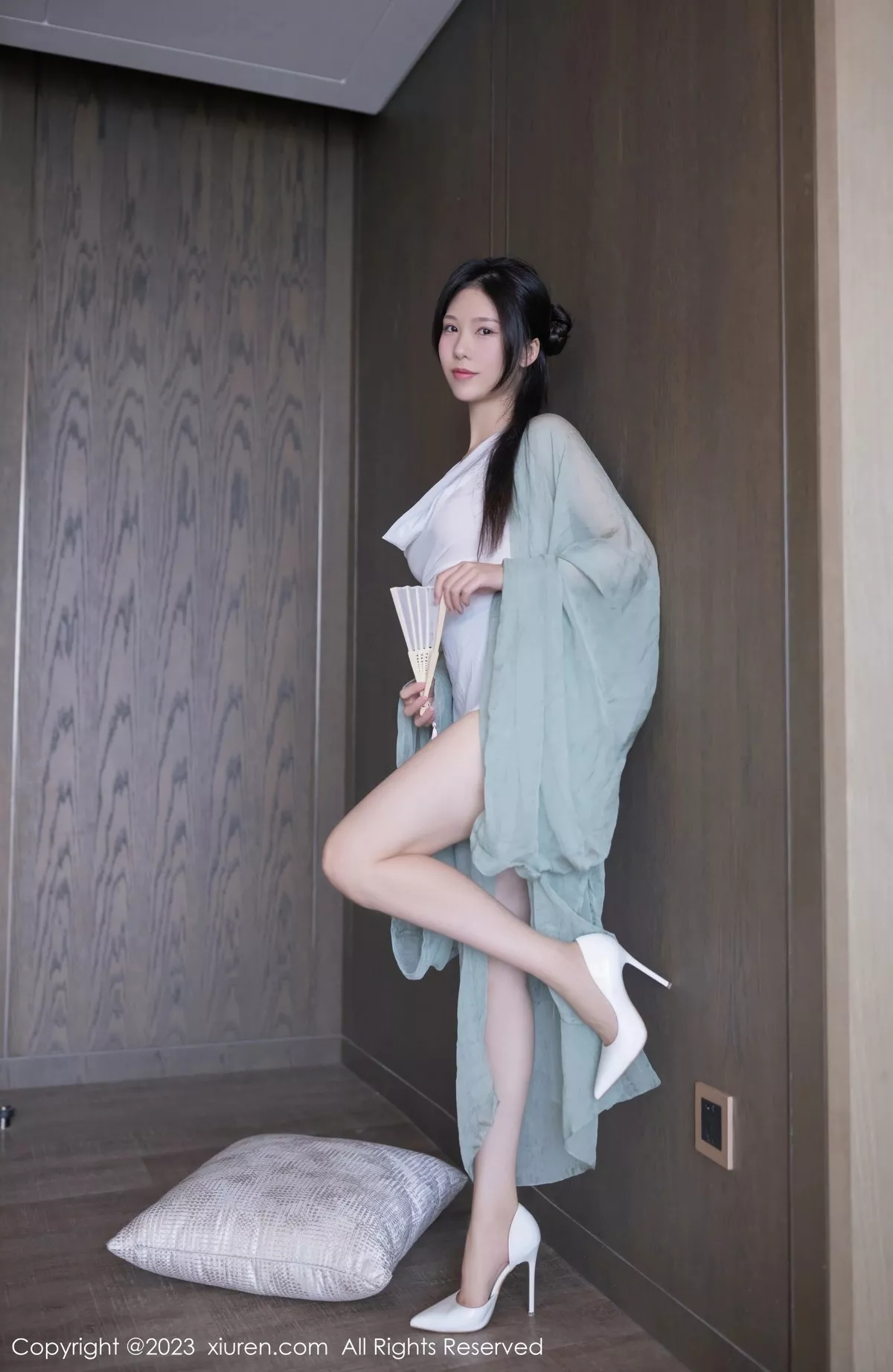 秀人集.com_[XiuRen秀人网]No.6420_模特利世性感绿色古装服饰配白色薄纱秀曼妙身姿迷人诱惑写真74P