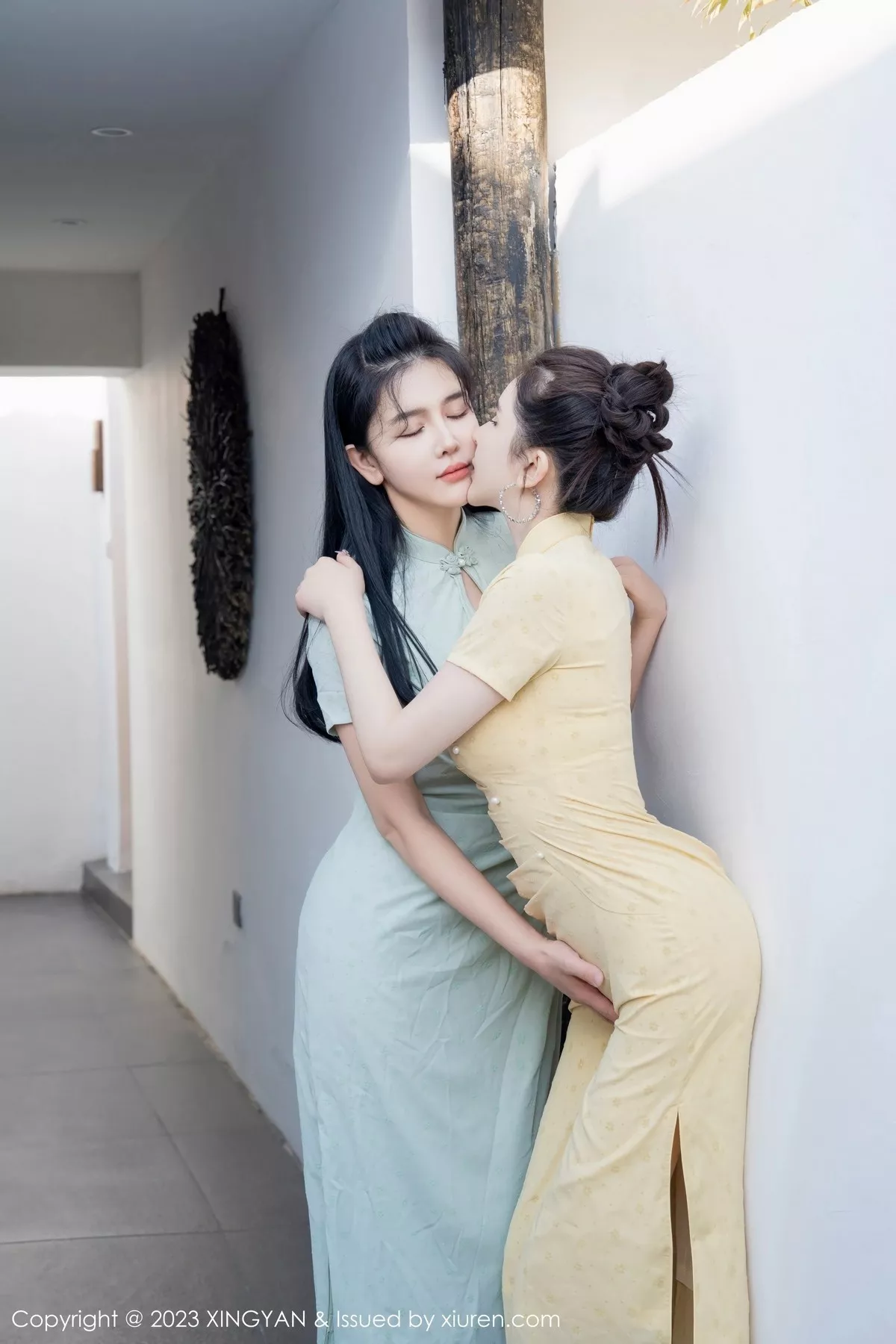 秀人集.com_[XINGYAN星颜社]VOL.183_女神刘钰儿＆李丽莎合集性感轻透旗袍服饰配原色丝袜诱惑写真69P