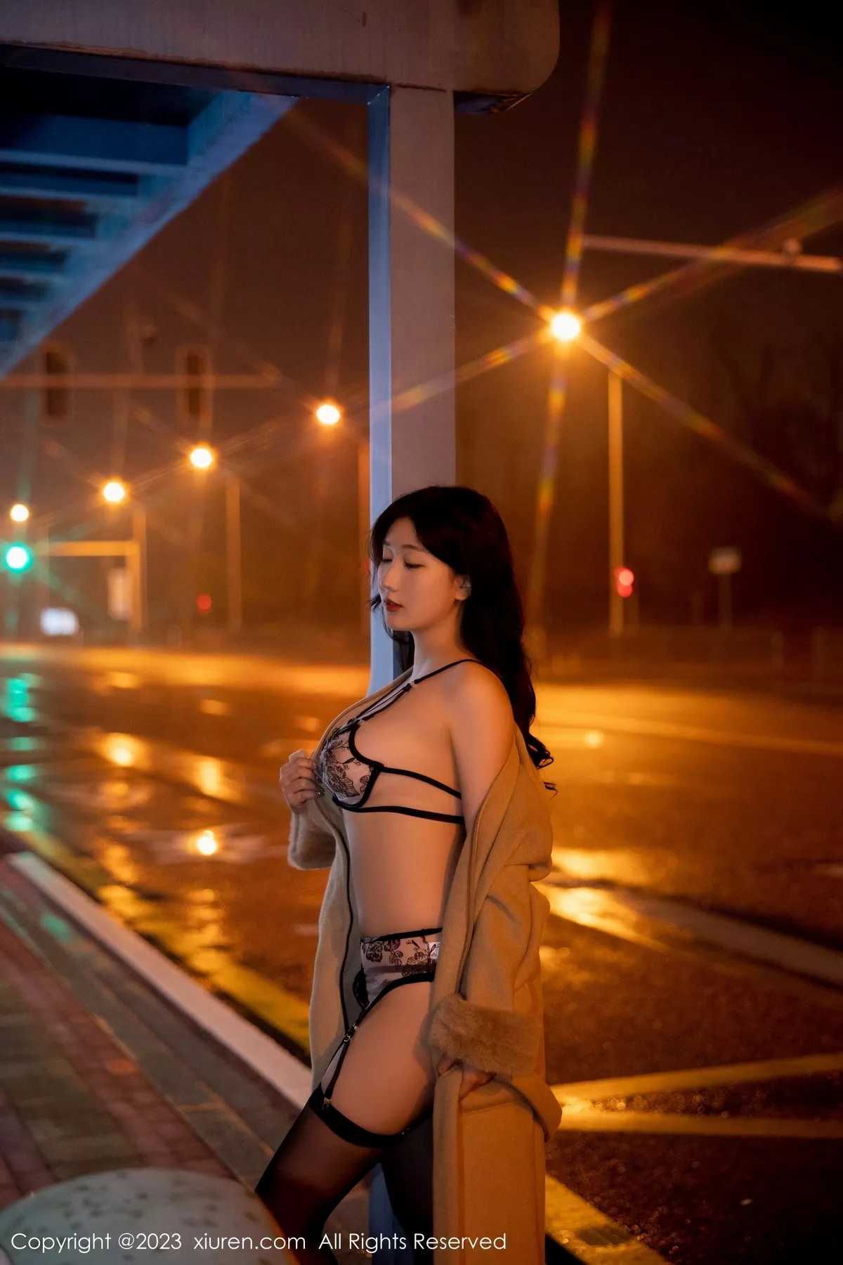 秀人集.com_[XiuRen秀人网]No.6424_模特江真真脱外套露性感蕾丝内衣配黑丝吊袜秀完美身材诱惑写真66P