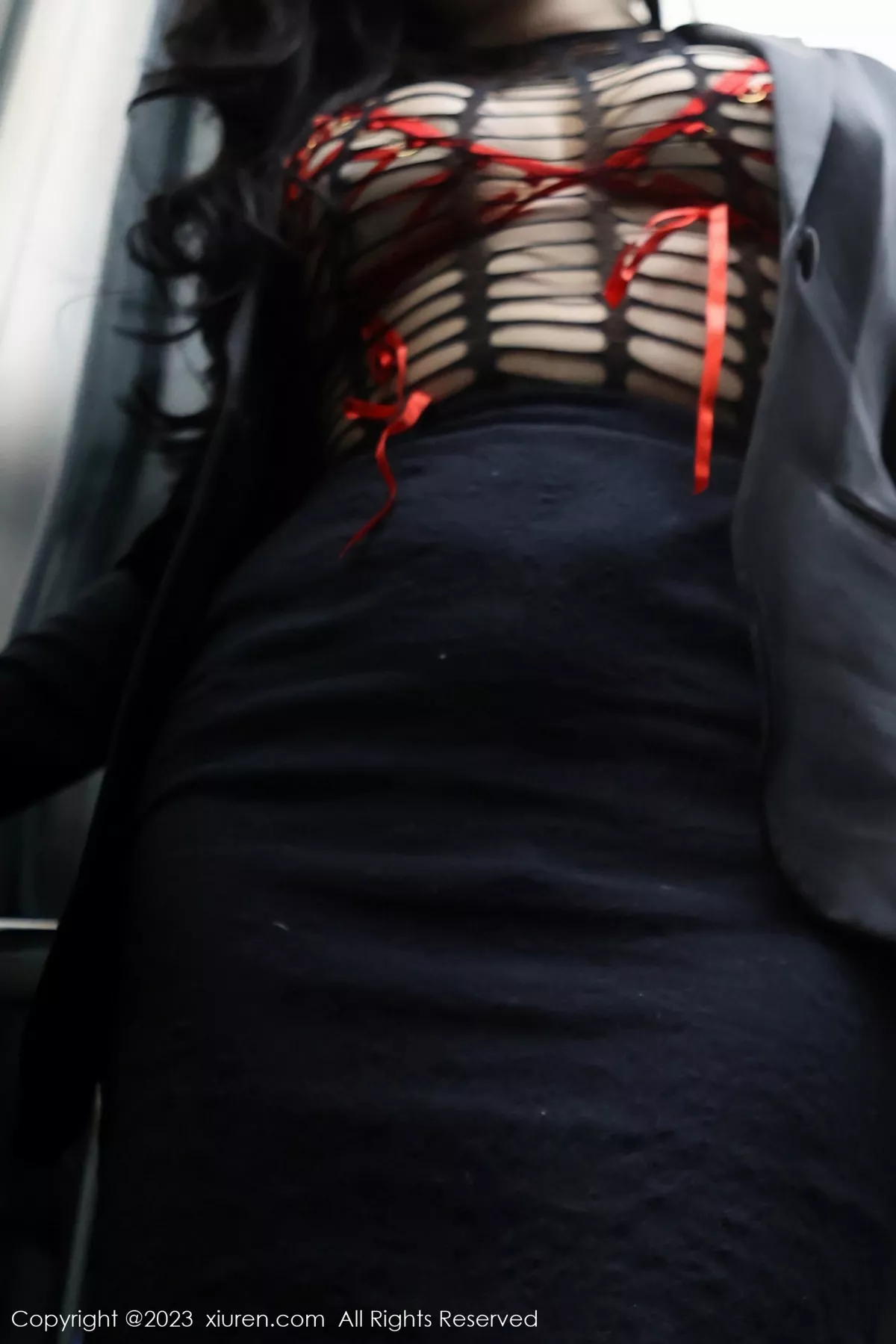 秀人集.com_[XiuRen秀人网]No.6421_模特王婉悠Queen性感浅黑色OL服露红色情趣内衣丰满诱惑写真93P