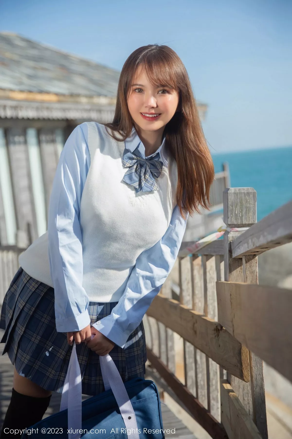 秀人集.com_[XiuRen秀人网]No.6423_模特张思允Nice海边场景淡蓝色上衣配格子裙露浅色内衣诱惑写真81P