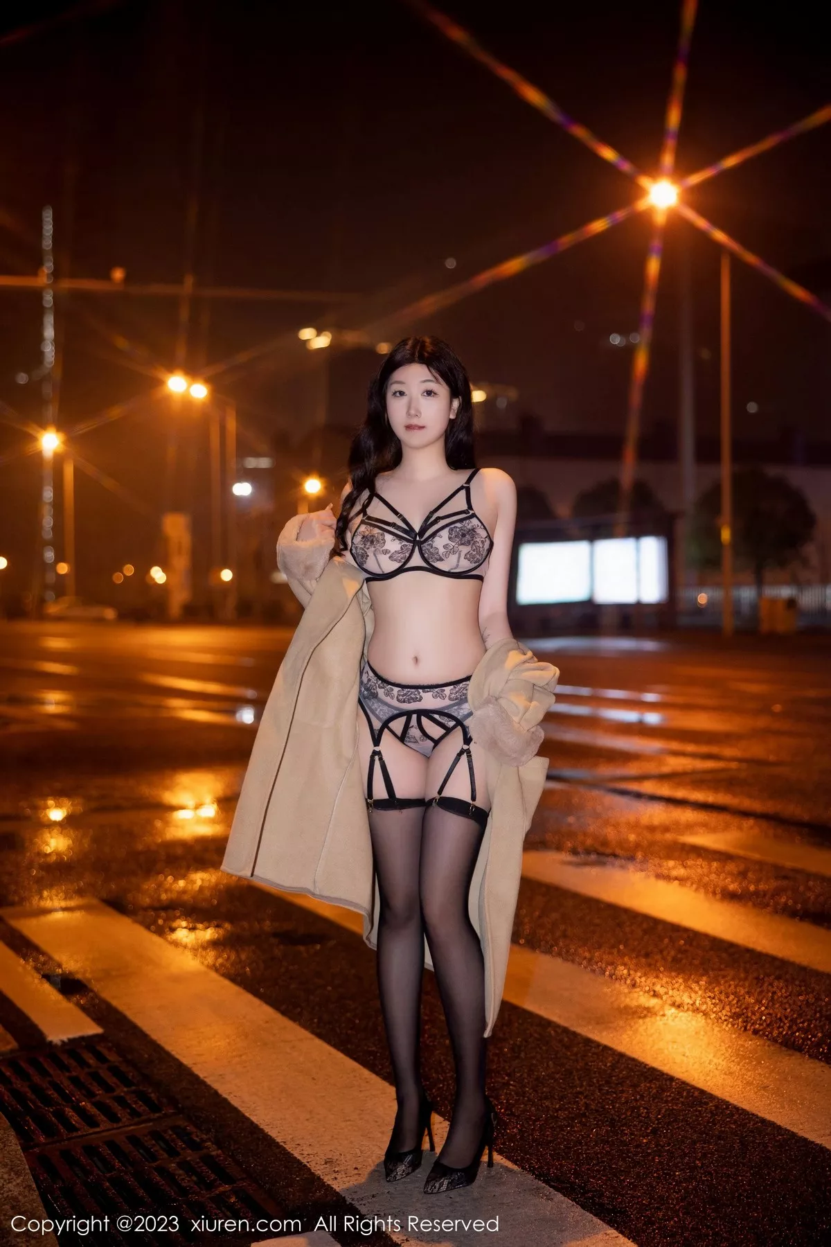 秀人集.com_[XiuRen秀人网]No.6424_模特江真真脱外套露性感蕾丝内衣配黑丝吊袜秀完美身材诱惑写真66P