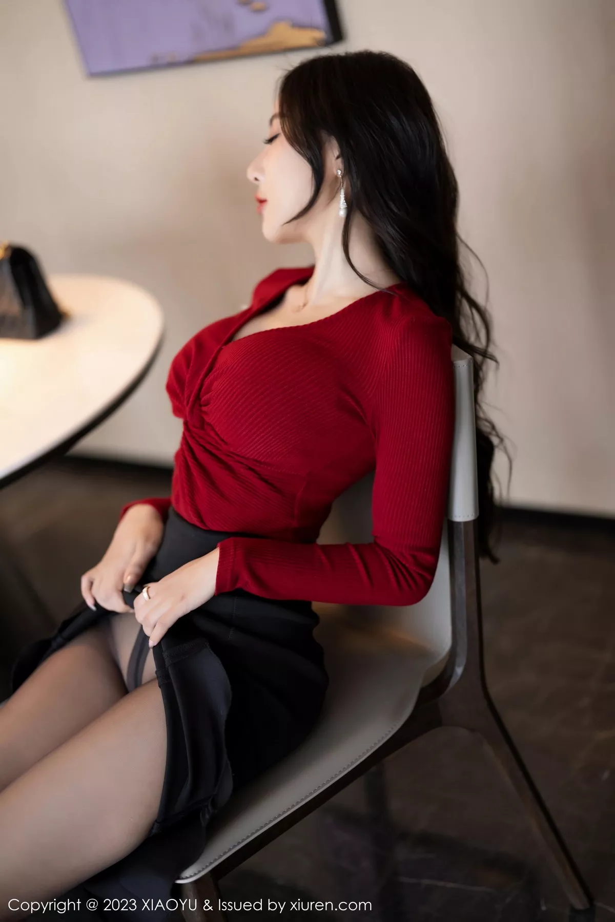 秀人集.com_[XiaoYu画语界]Vol.987_女神王馨瑶yanni红色服饰配黑短裙露浅灰蕾丝内衣完美诱惑写真95P