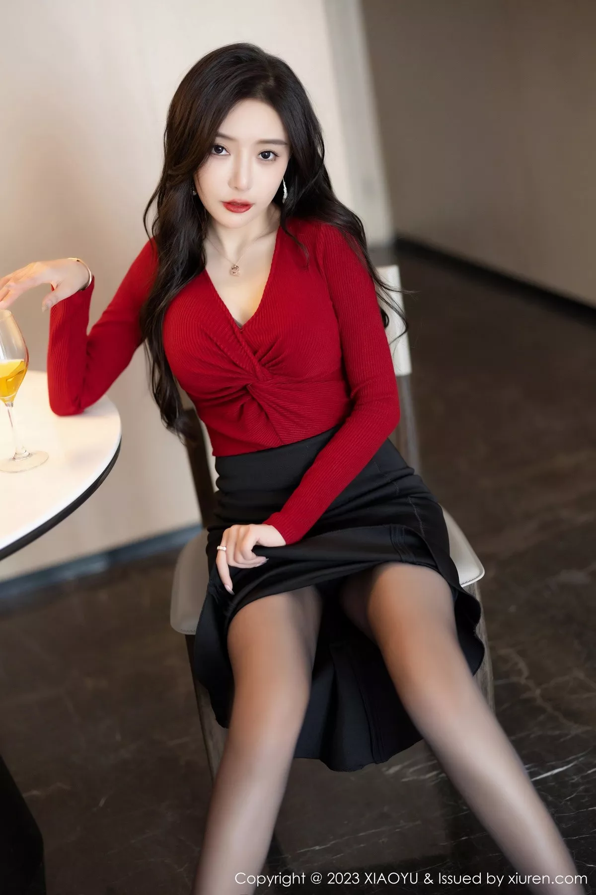 秀人集.com_[XiaoYu画语界]Vol.987_女神王馨瑶yanni红色服饰配黑短裙露浅灰蕾丝内衣完美诱惑写真95P