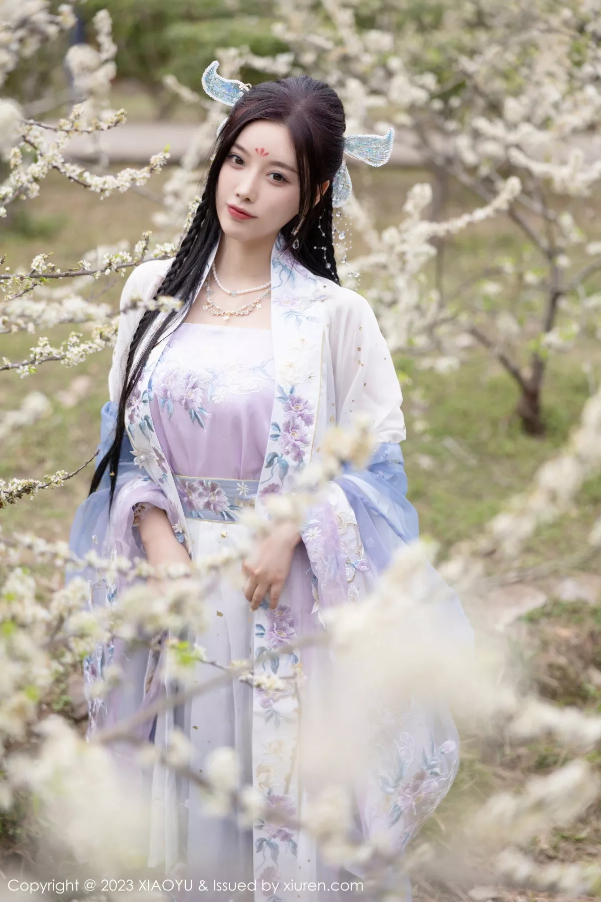 秀人集.com_[XiaoYu画语界]Vol.970_女神杨晨晨Yome脱淡蓝紫色古装服露白色蕾丝内衣完美诱惑写真91P