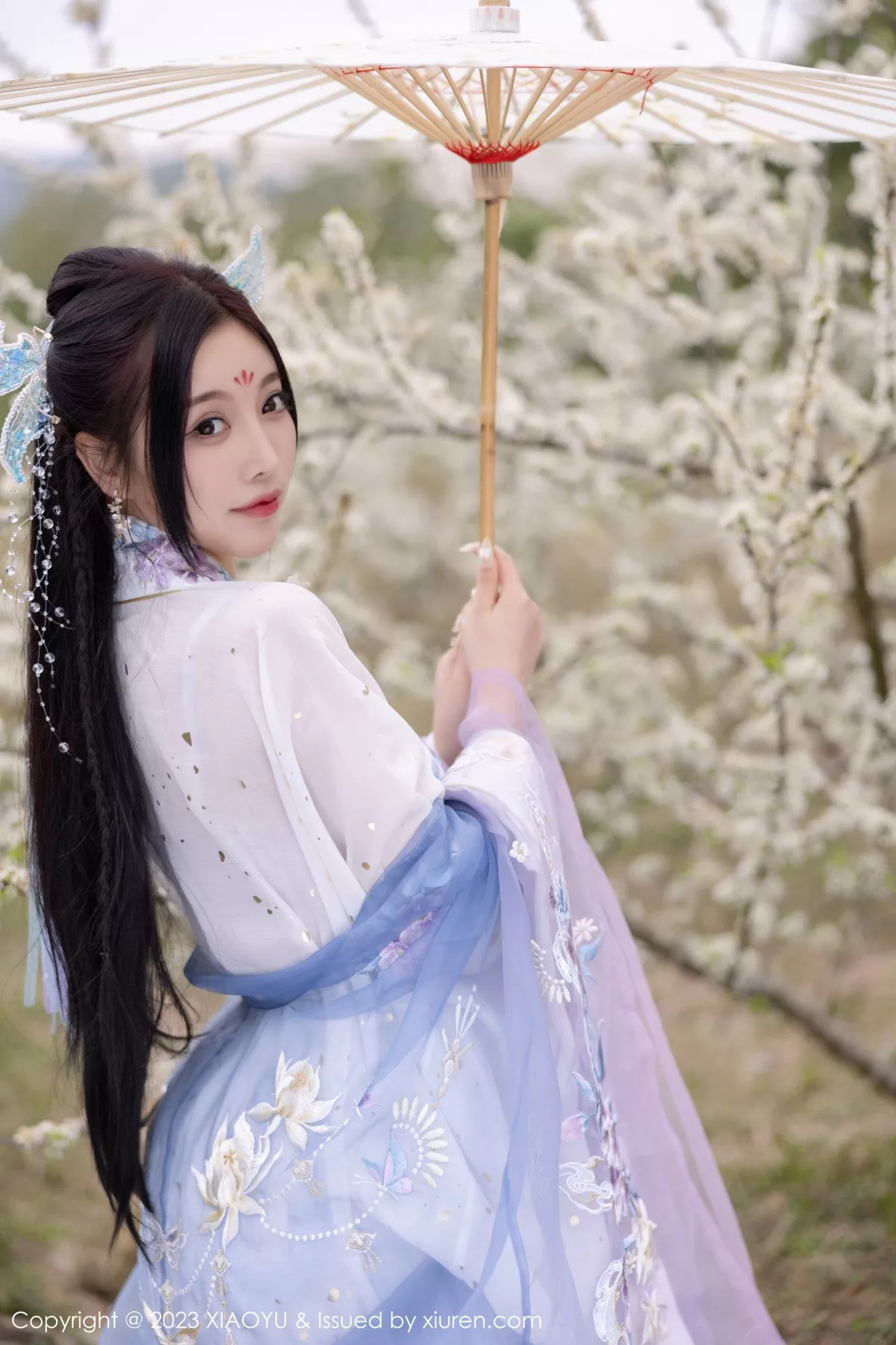 秀人集.com_[XiaoYu画语界]Vol.970_女神杨晨晨Yome脱淡蓝紫色古装服露白色蕾丝内衣完美诱惑写真91P