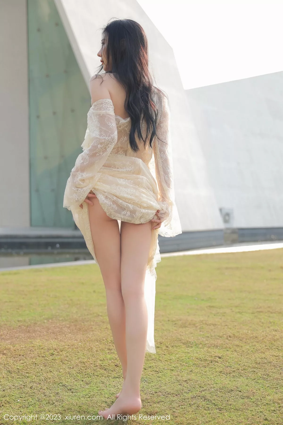 秀人集.com_[XiuRen秀人网]No.6303_模特尹甜甜海南旅拍性感白色蕾丝婚纱透视秀完美身材诱惑写真54P