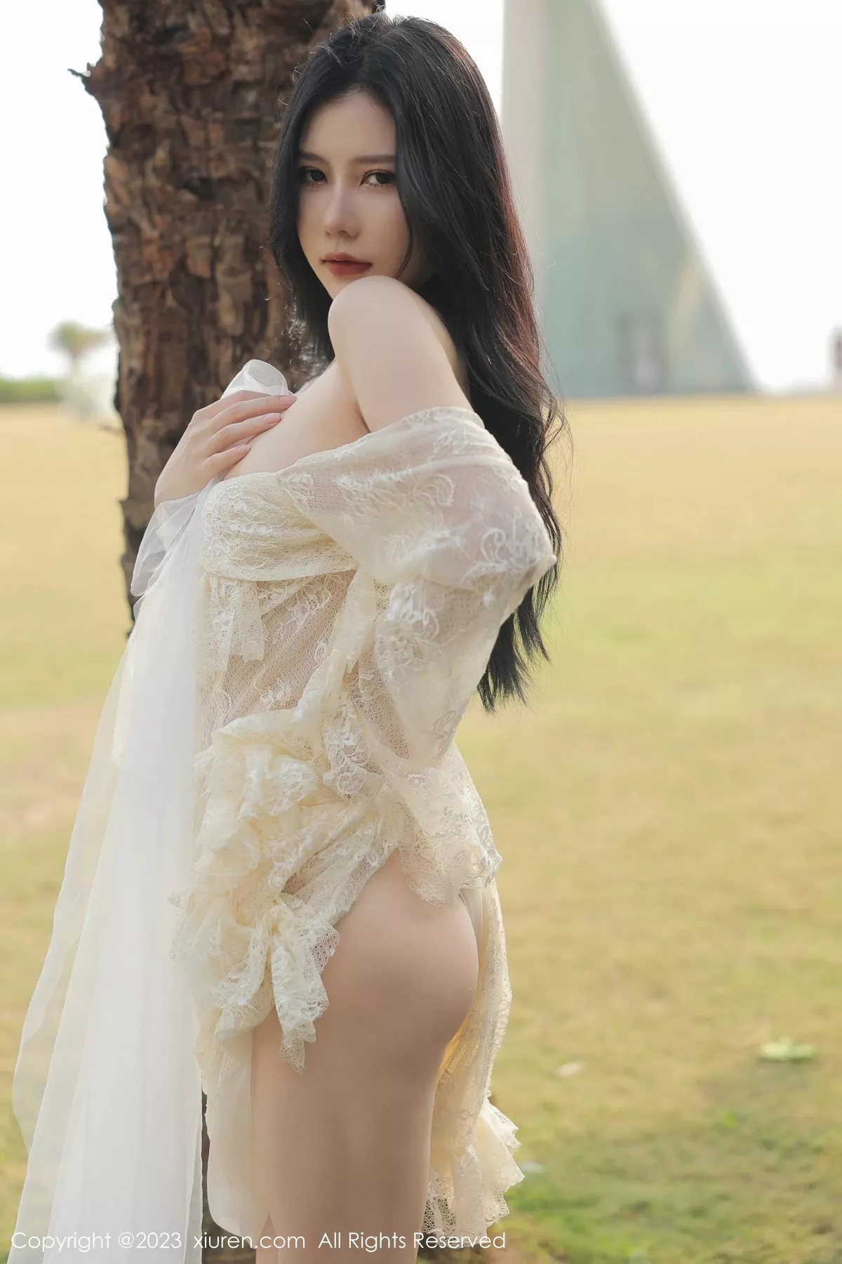 秀人集.com_[XiuRen秀人网]No.6303_模特尹甜甜海南旅拍性感白色蕾丝婚纱透视秀完美身材诱惑写真54P